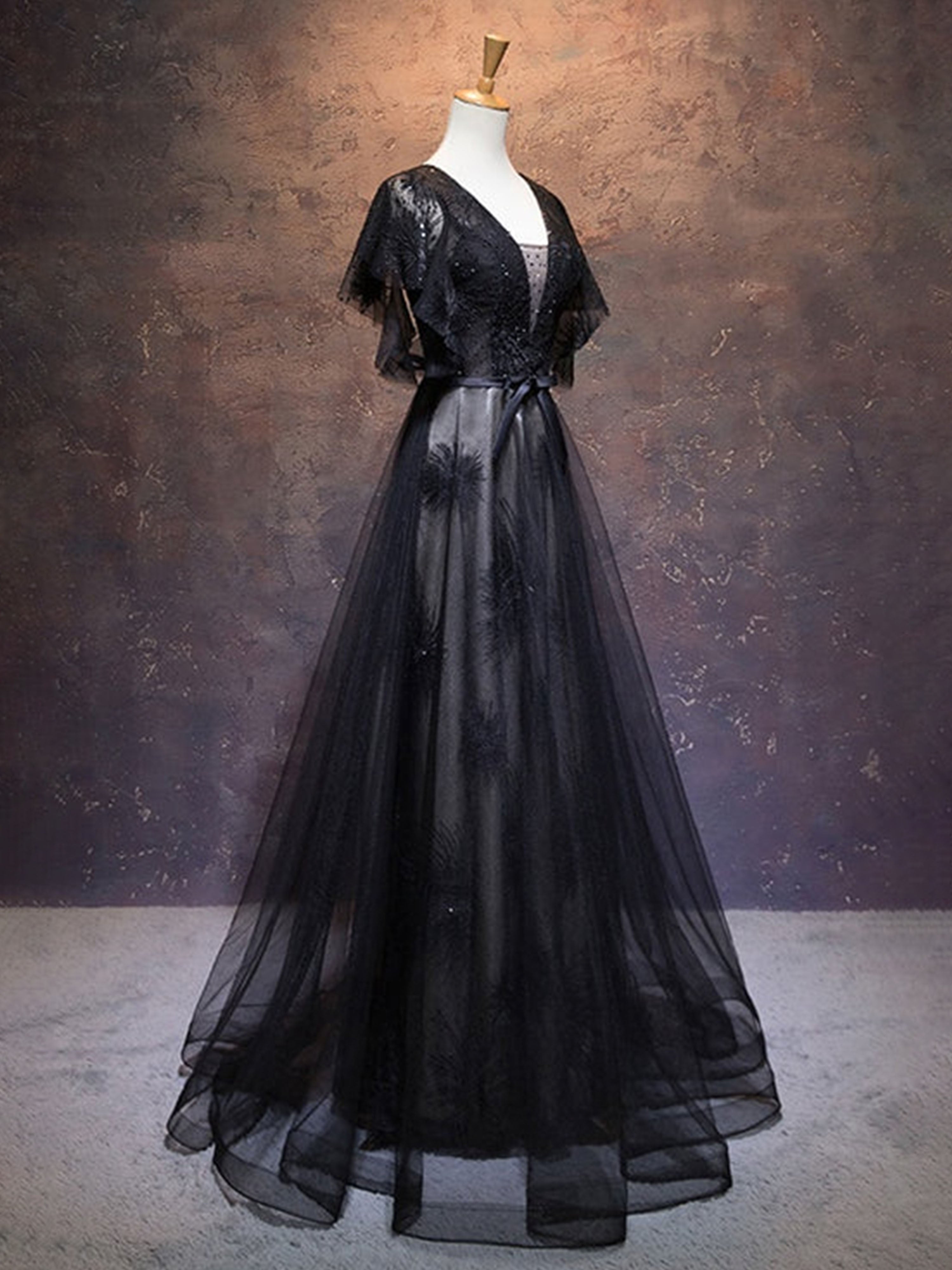 Robe de Bal Noire Coupe A Encolure V à Manches Courtes Perles