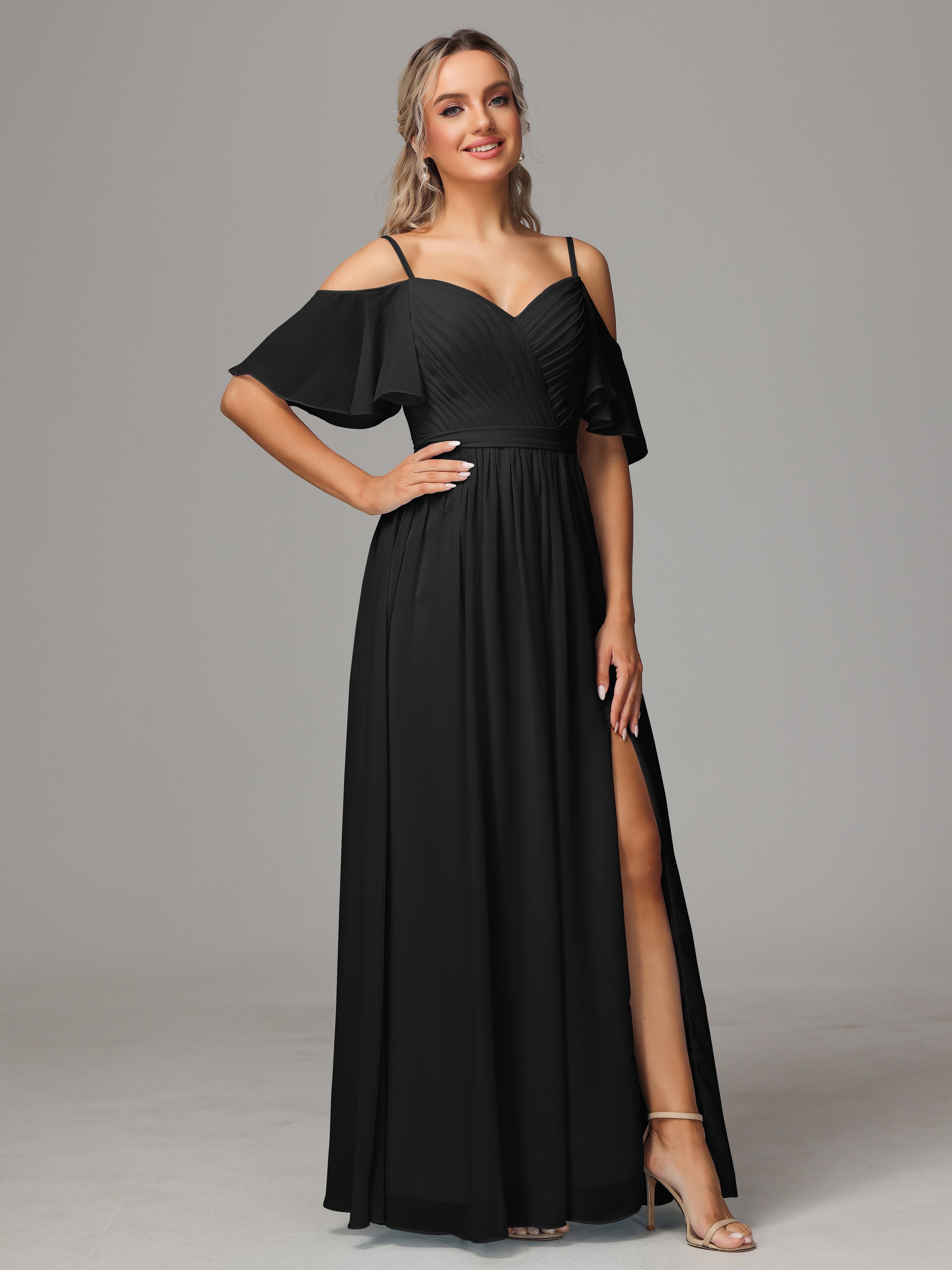 Longues Robes De Demoiselle D'Honneur Noires Avec Plissé Fendue Trapèze Mousseline Longue
