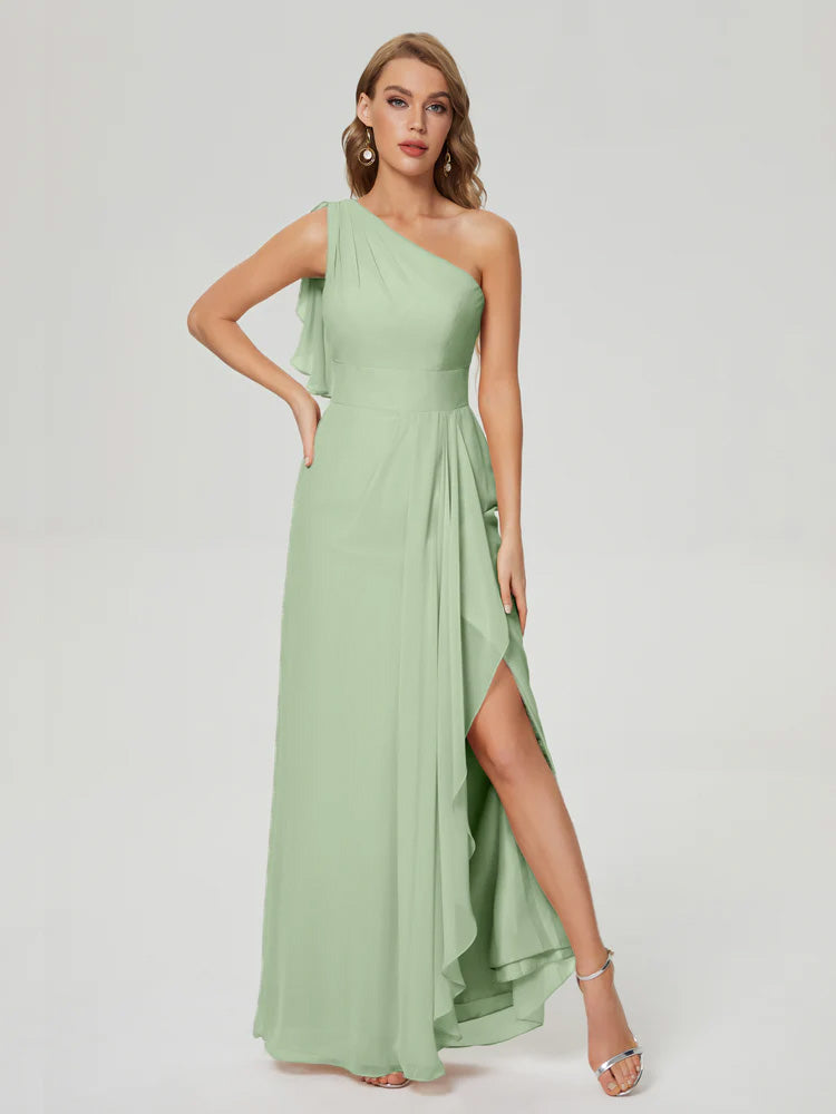 Robes De Demoiselle D'Honneur Couleur Sauge Poussiéreuse Bon Marché Fendue Seule-Épaule Mousseline Robes Demoiselle D'Honneur À Volants