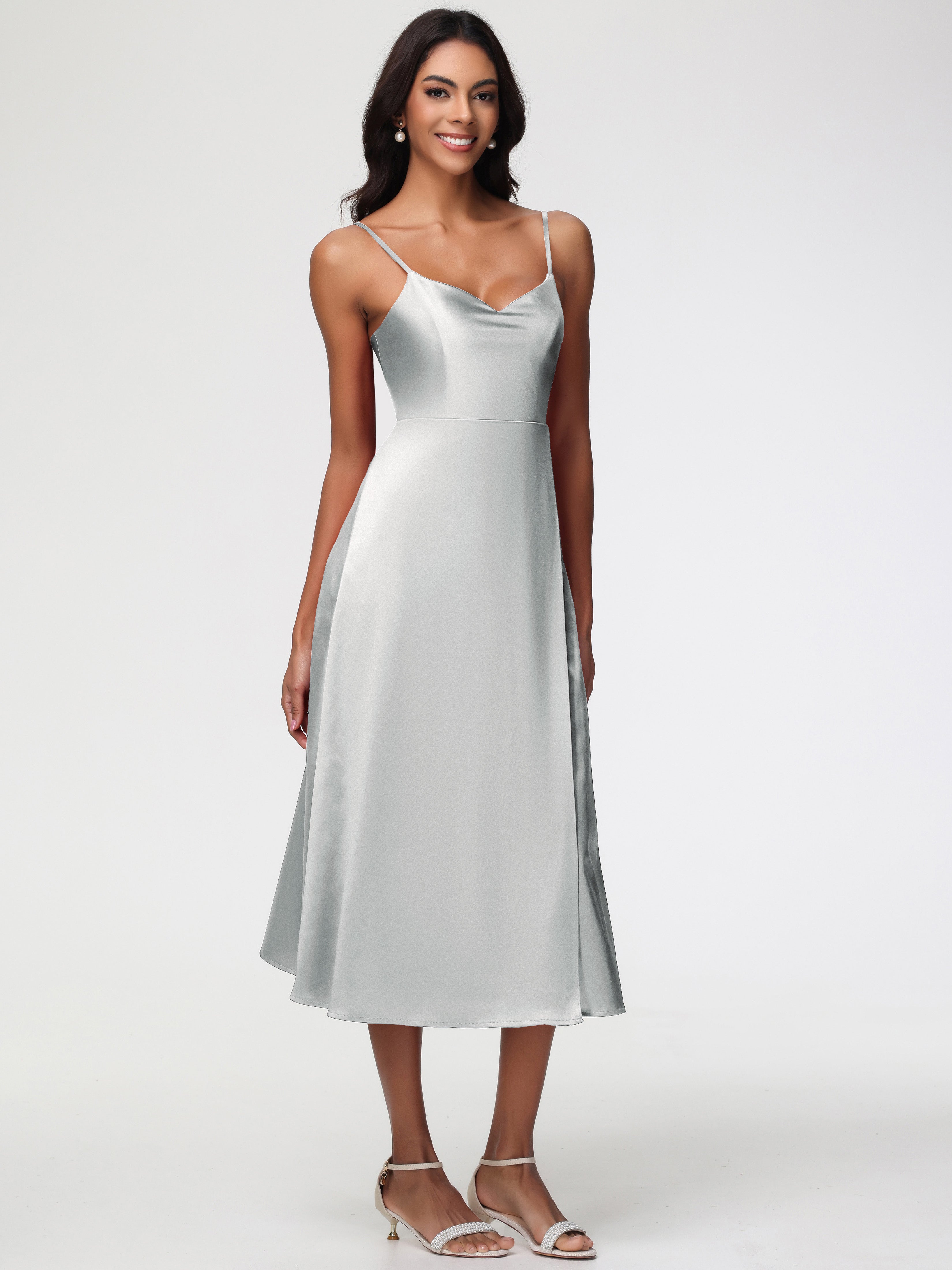 Robe Argentée Demoiselle D Honneur Col V Bretelles Spaghetti Satin Extensible Robe De Demoiselle D'Honneur