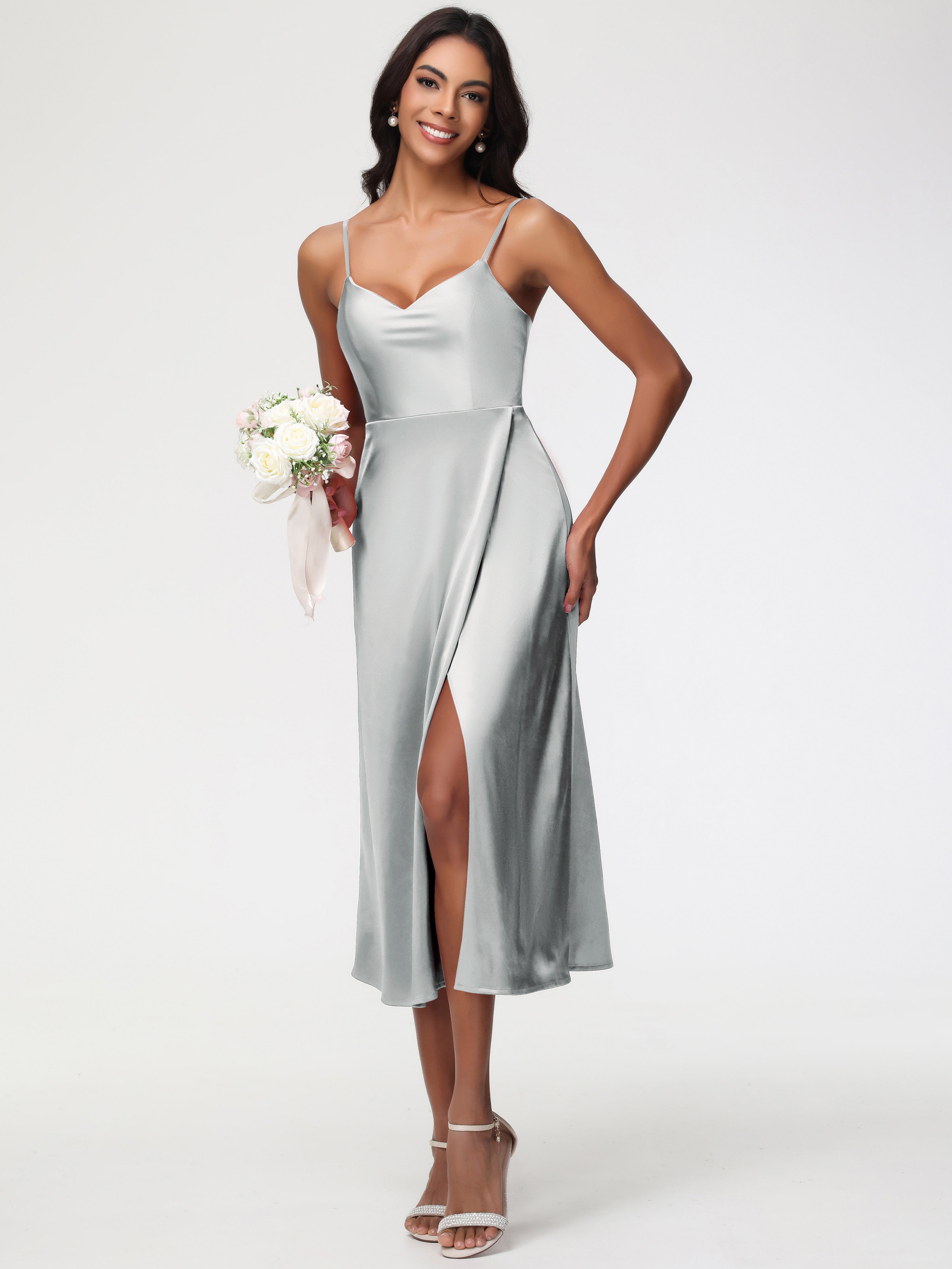 Robe Argentée Demoiselle D Honneur Col V Bretelles Spaghetti Satin Extensible Robe De Demoiselle D'Honneur