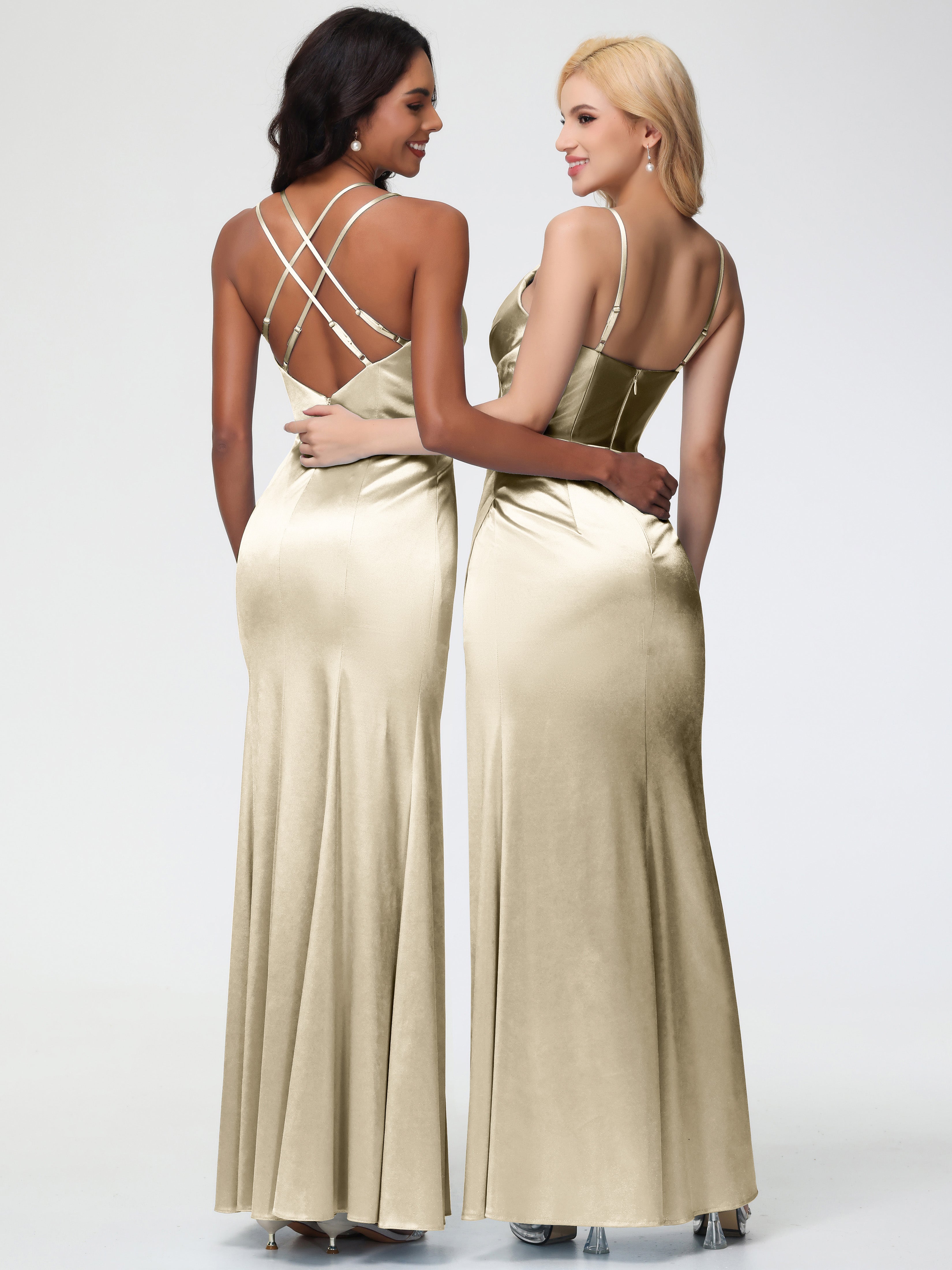 Robes De Demoiselle D'Honneur Champagne Longues Col V Bretelles Spaghetti Fourreau/Colonne Satin Extensible Robe De Demoiselle D'Honneur Robe Plissée