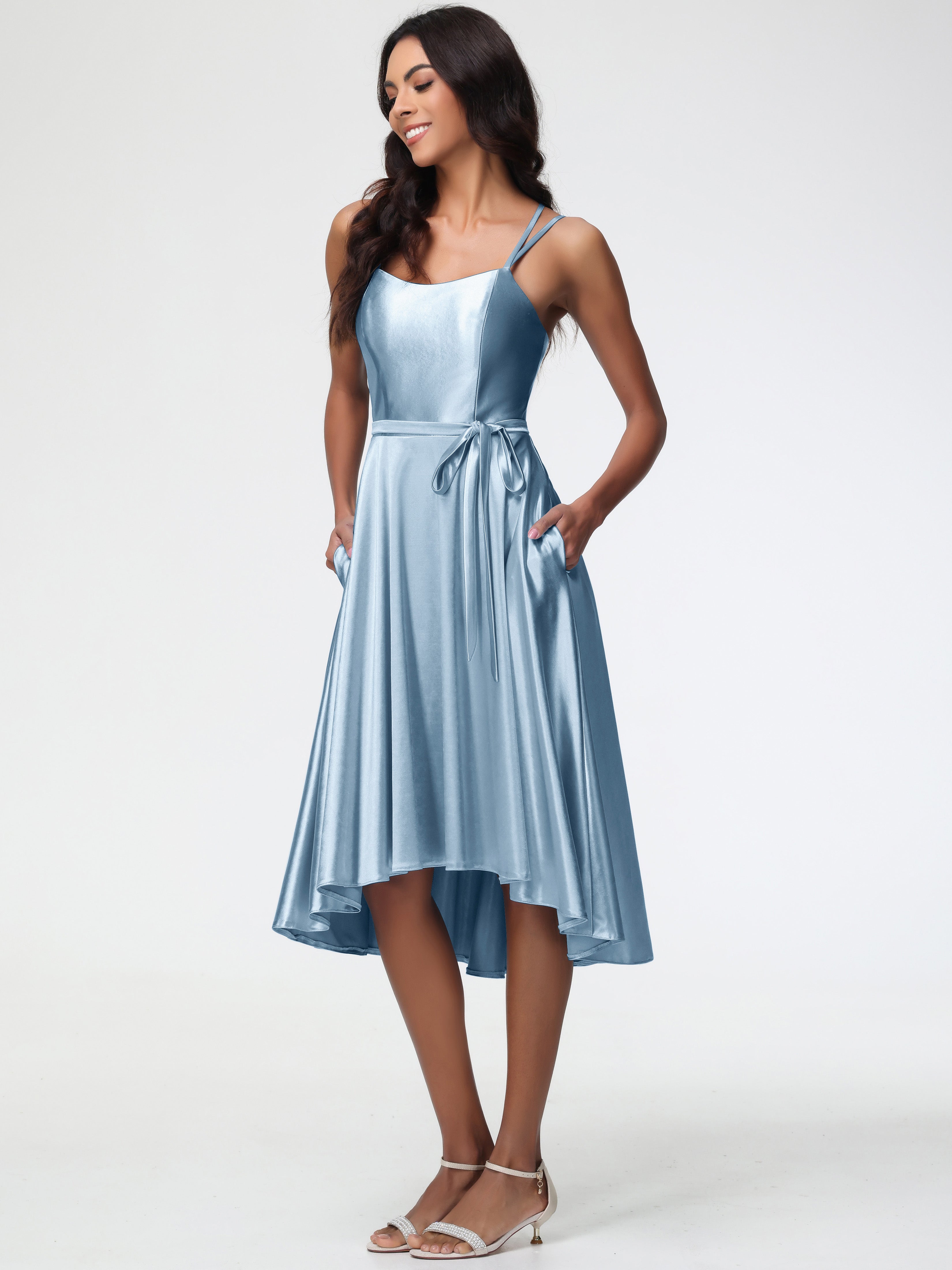 Robes De Demoiselle D'Honneur Bleu Poussiéreux Col Rond Satin Extensible Robe Demoiselle D Honneur Asymétrique Courte