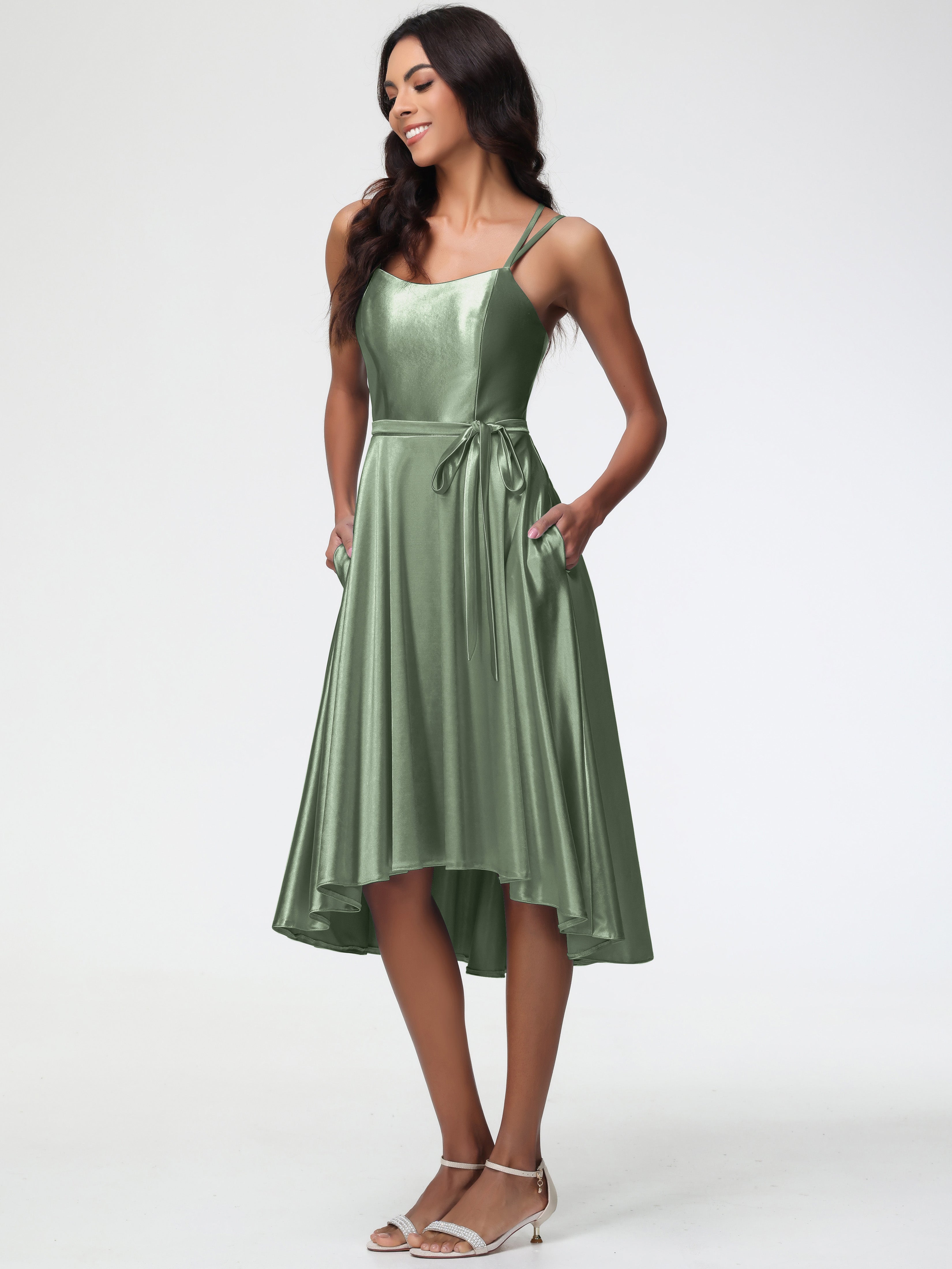 Sauge Poussiéreuse De Demoiselle D'Honneur Col Rond Satin Extensible Robe Demoiselle D Honneur Asymétrique Courte