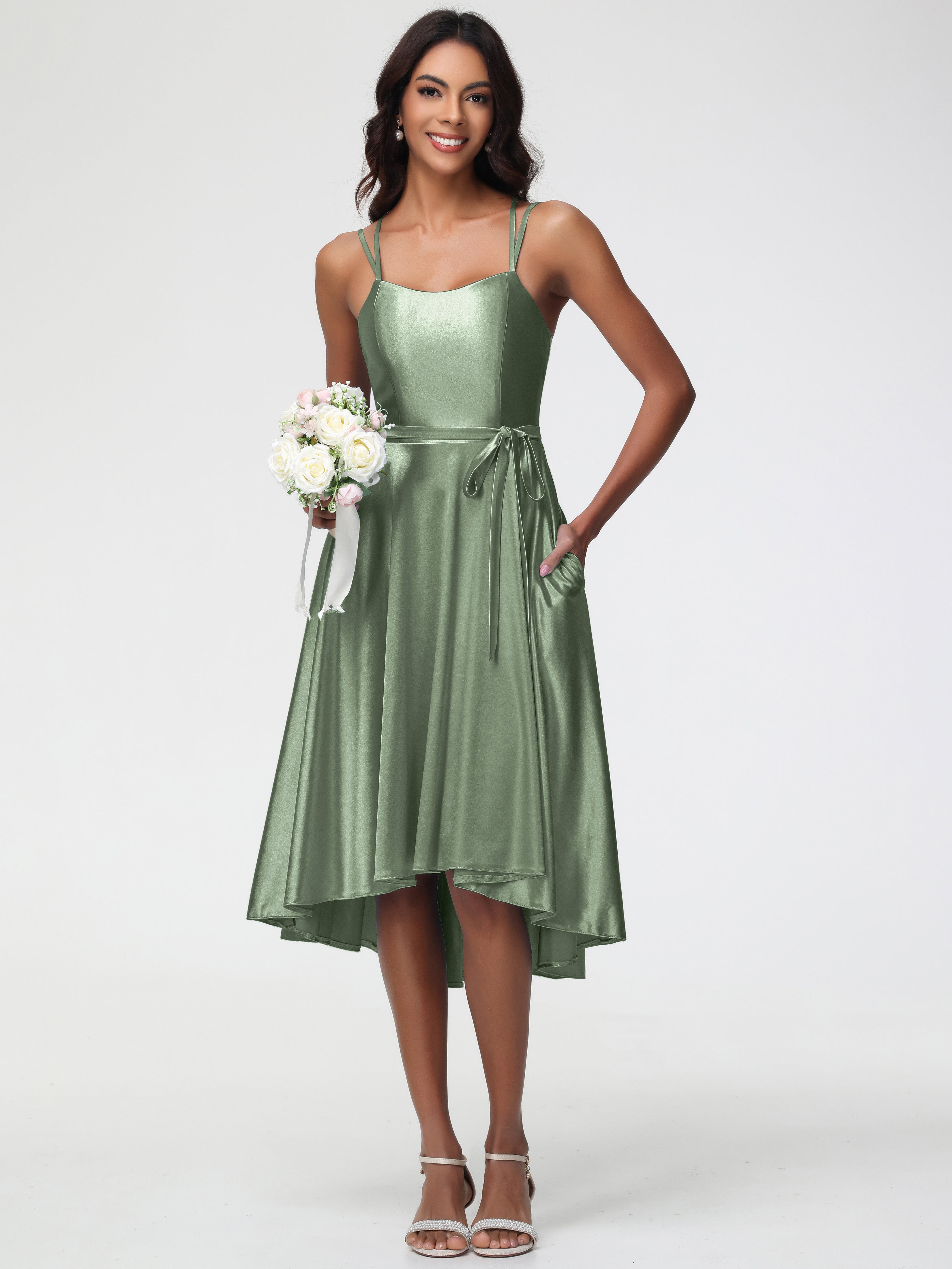 Sauge Poussiéreuse De Demoiselle D'Honneur Col Rond Satin Extensible Robe Demoiselle D Honneur Asymétrique Courte