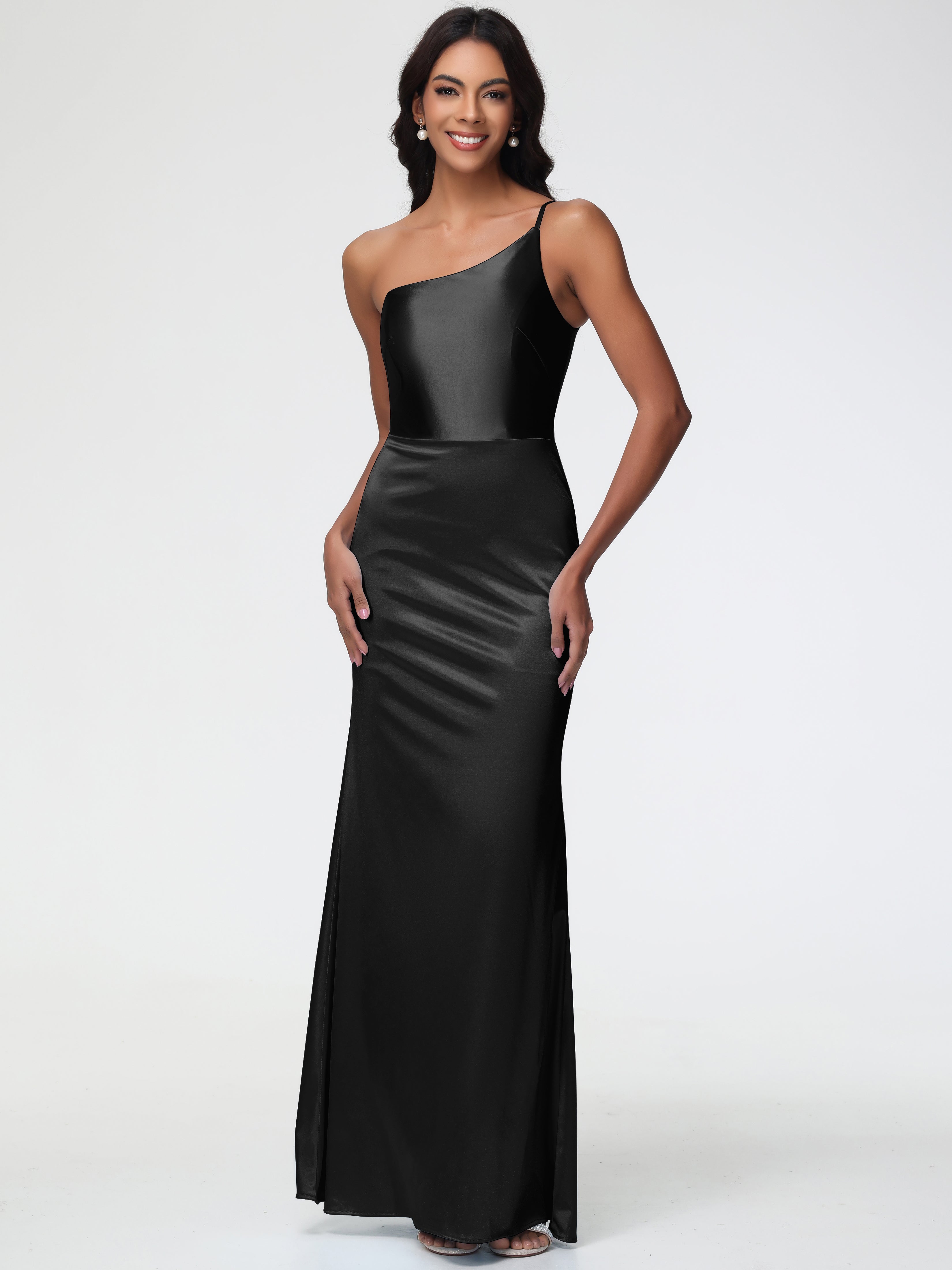 Robes De Demoiselle D'Honneur Noires Bon Marché Seule-Épaule Satin Extensible Robe Sirène Demoiselle D Honneur