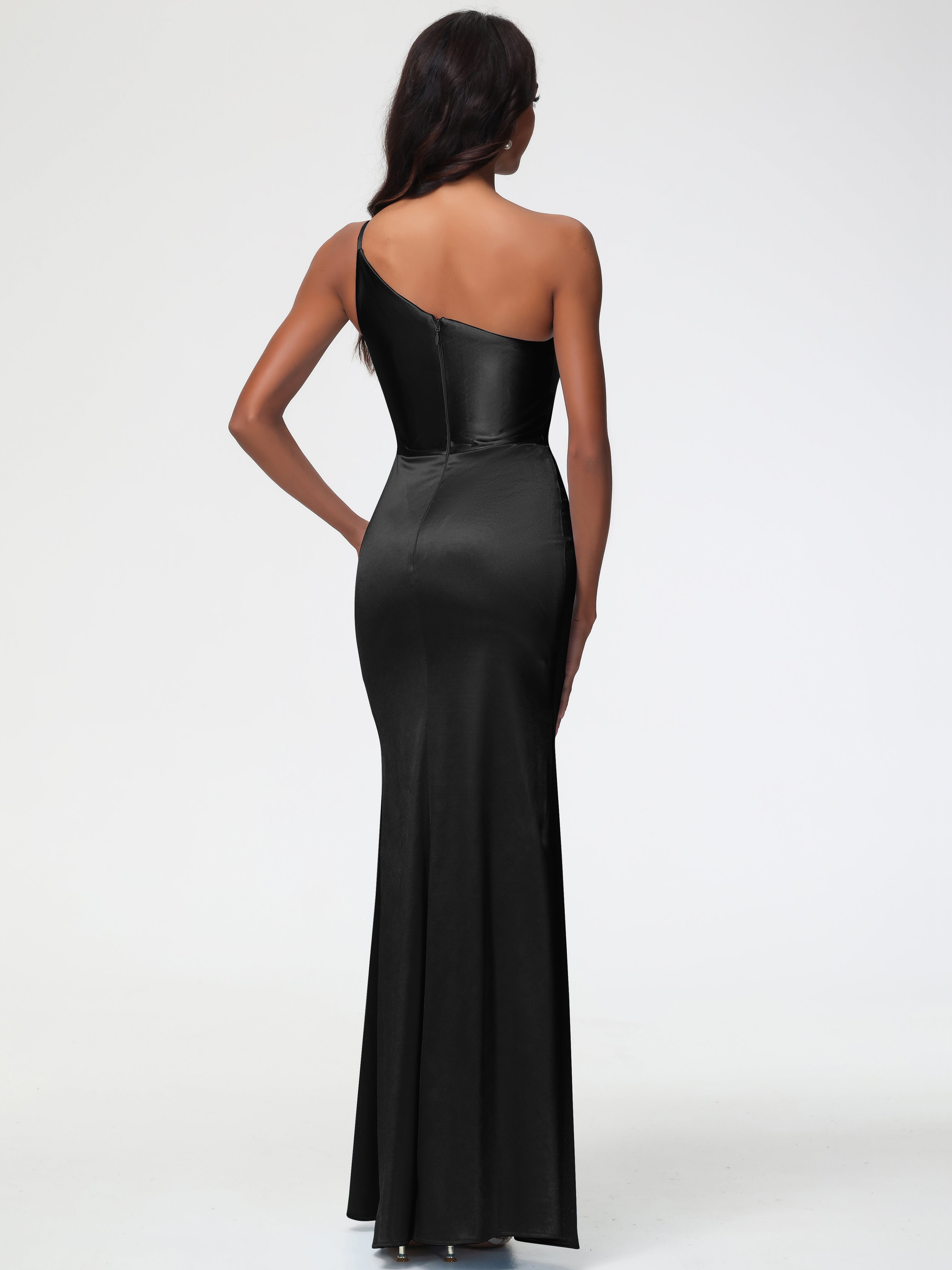Robes De Demoiselle D'Honneur Noires Bon Marché Seule-Épaule Satin Extensible Robe Sirène Demoiselle D Honneur