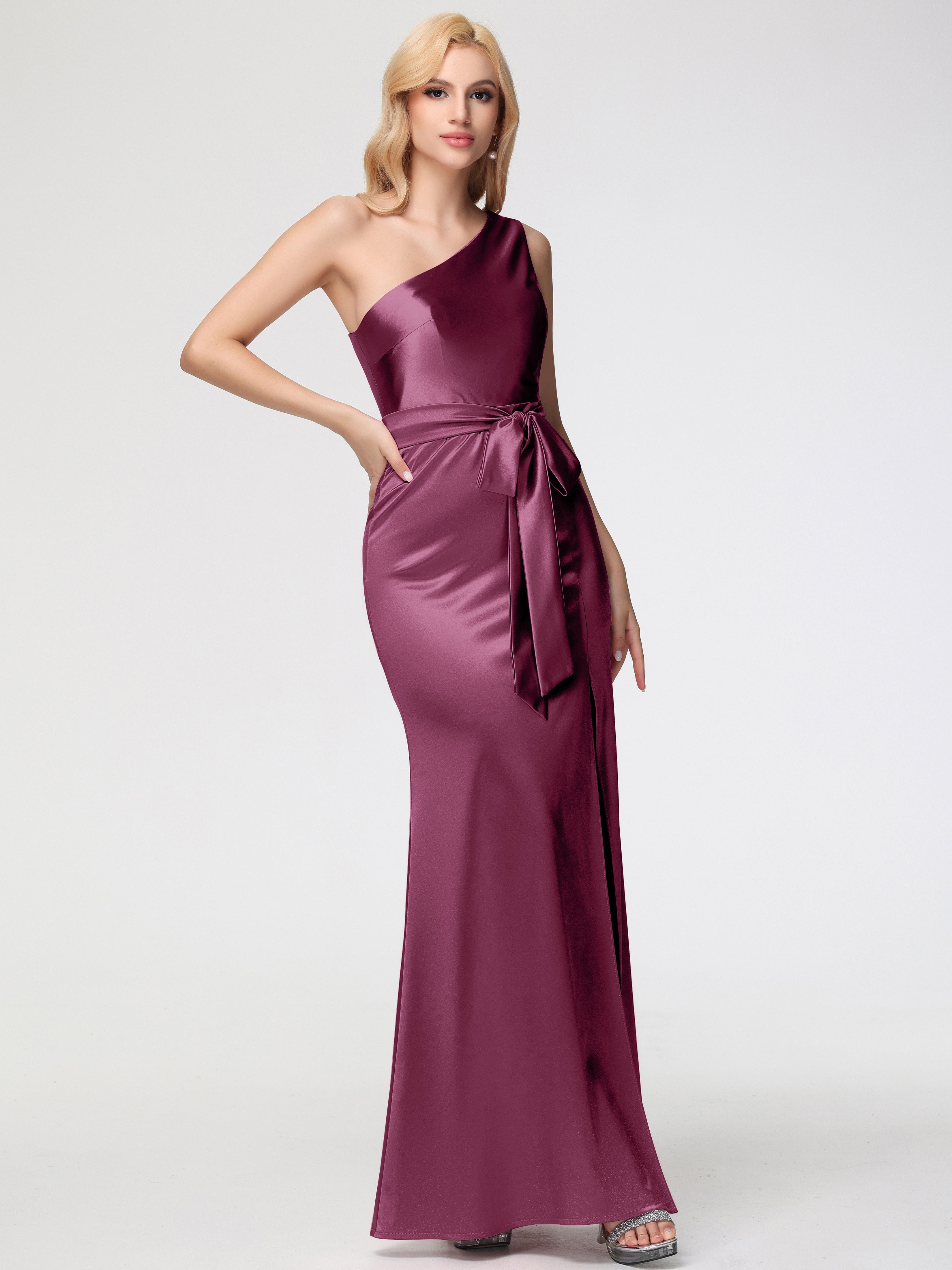 Robes De Demoiselle D'Honneur Mure Seule-épaule Satin Extensible Fendue Robe De Demoiselle D'Honneur Robe à Lacets