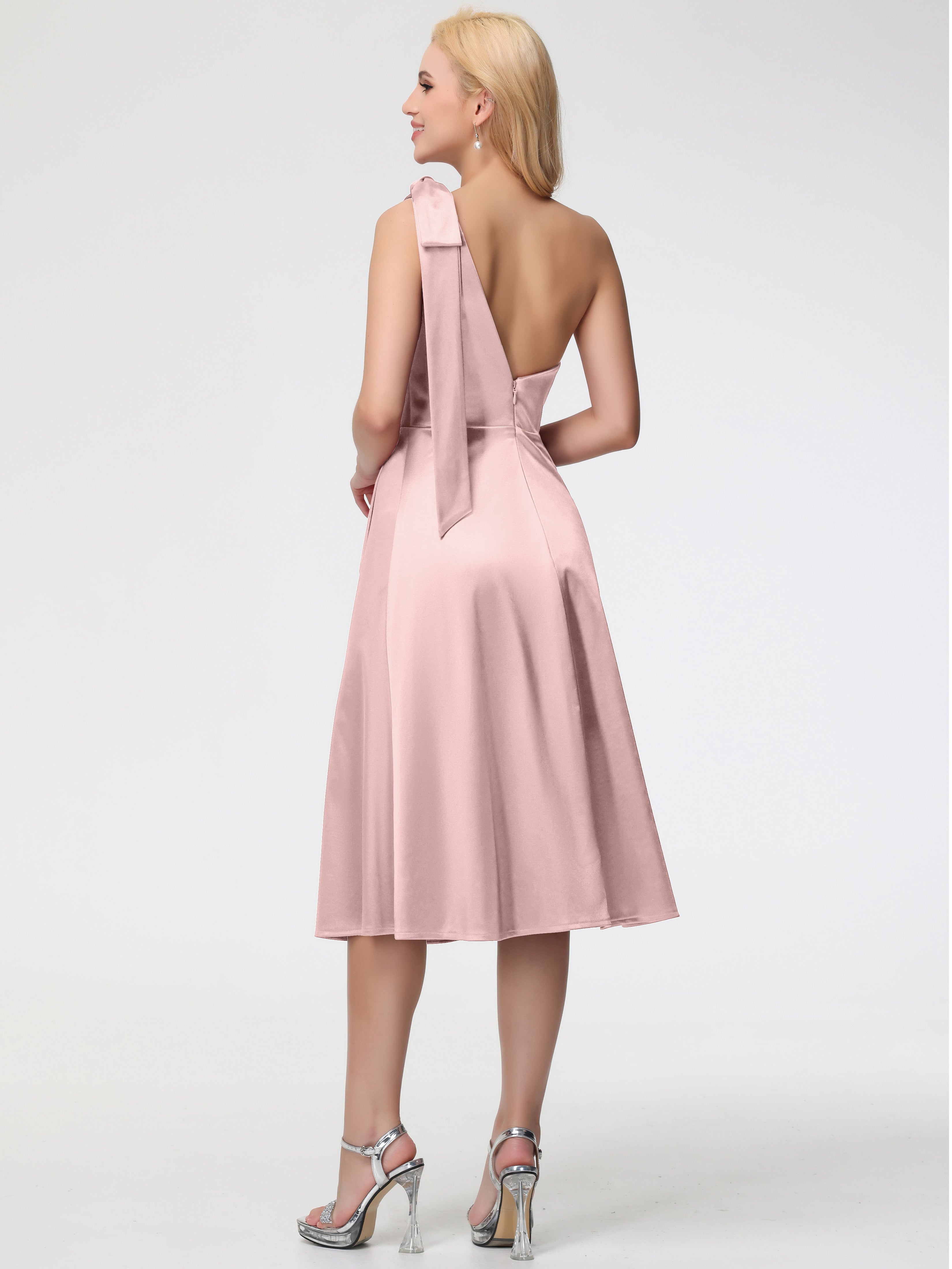 Robes De Demoiselle D'Honneur Couleur ROSE POUDRÉe Seule-épaule Mi-Longue Satin Extensible Robe De Demoiselle D'Honneur