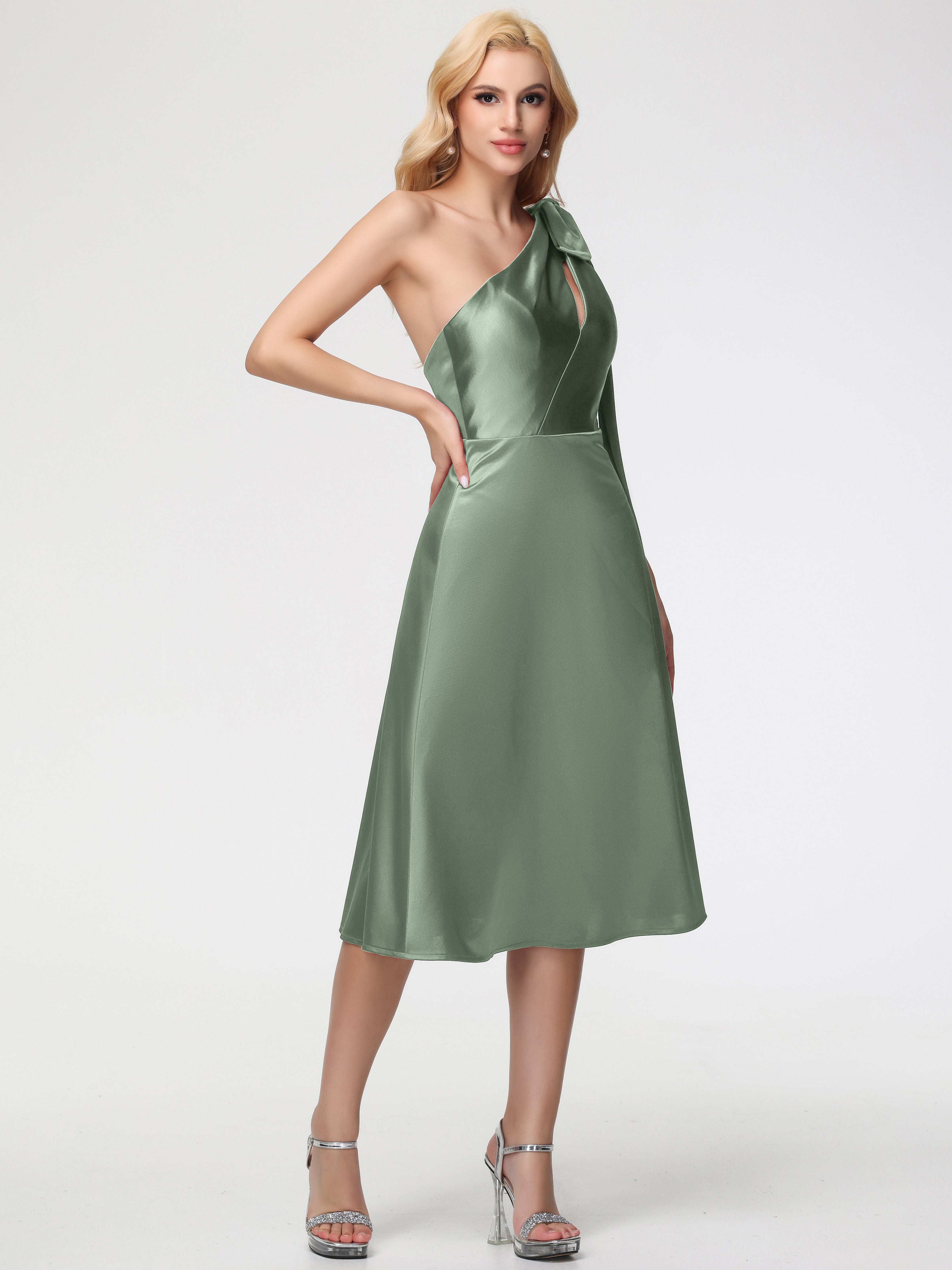 Robes De Demoiselle D'Honneur Vert Sauge Poussiéreux Seule-épaule Mi-Longue Satin Extensible Robe De Demoiselle D'Honneur