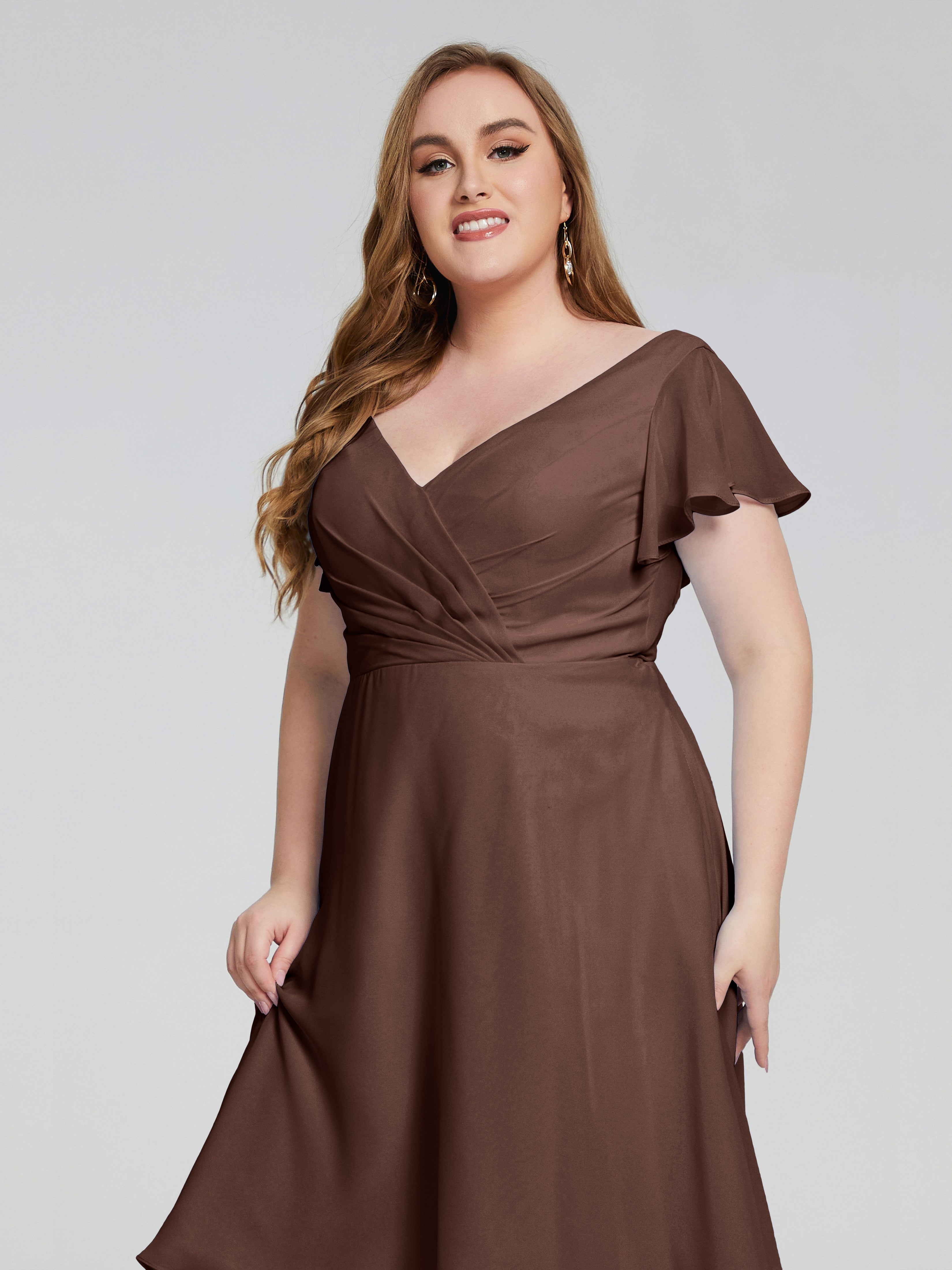 Robe Demoiselle D Honneur Marron Chocolat Longueur Genou Manches Courtes Mousseline Robes Demoiselle D'Honneur Grande Taille