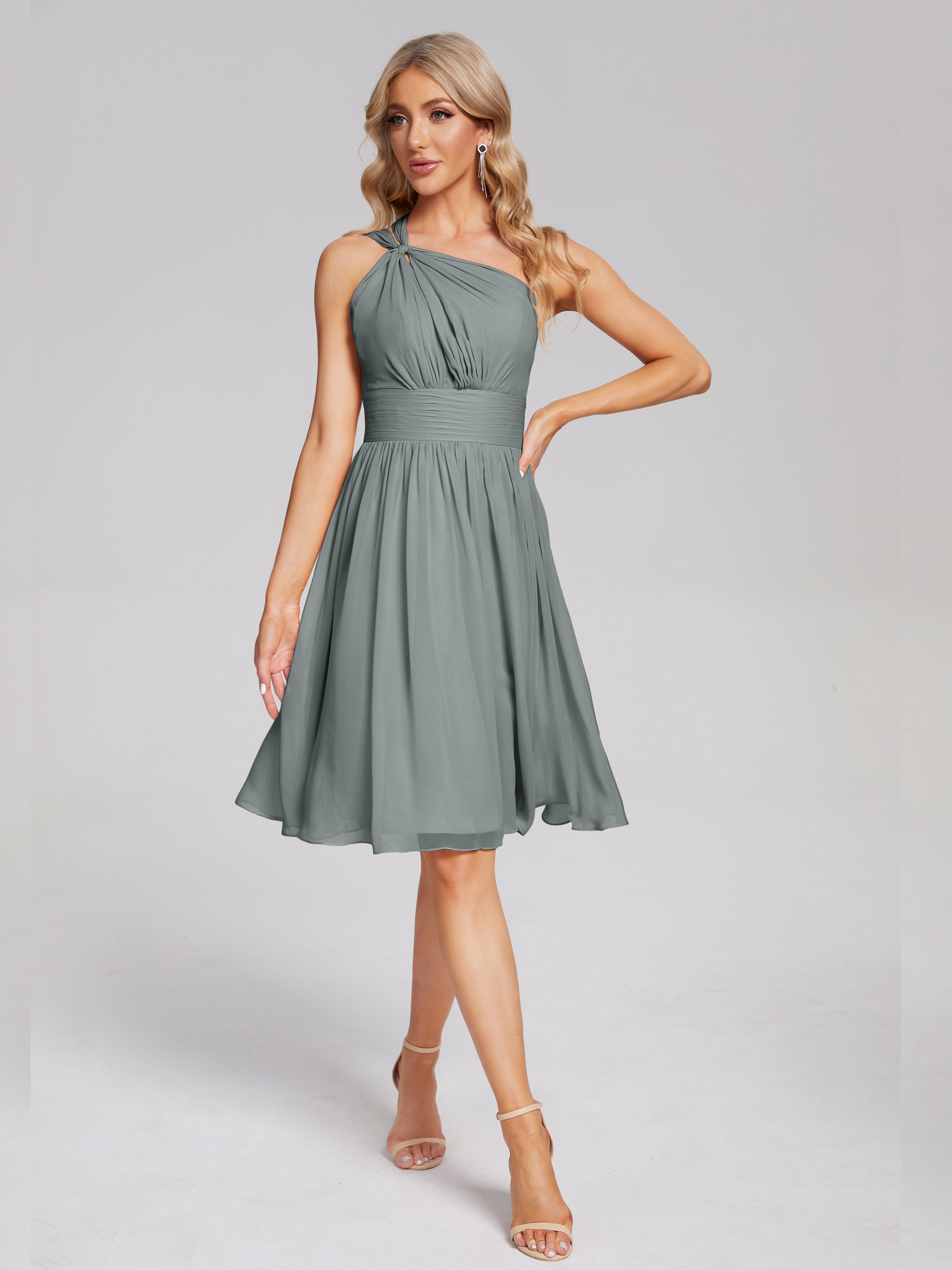 Robe De Demoiselle D Honneur Gris Longueur Genou Seule-Épaule Mousseline Robes Demoiselle D'Honneur