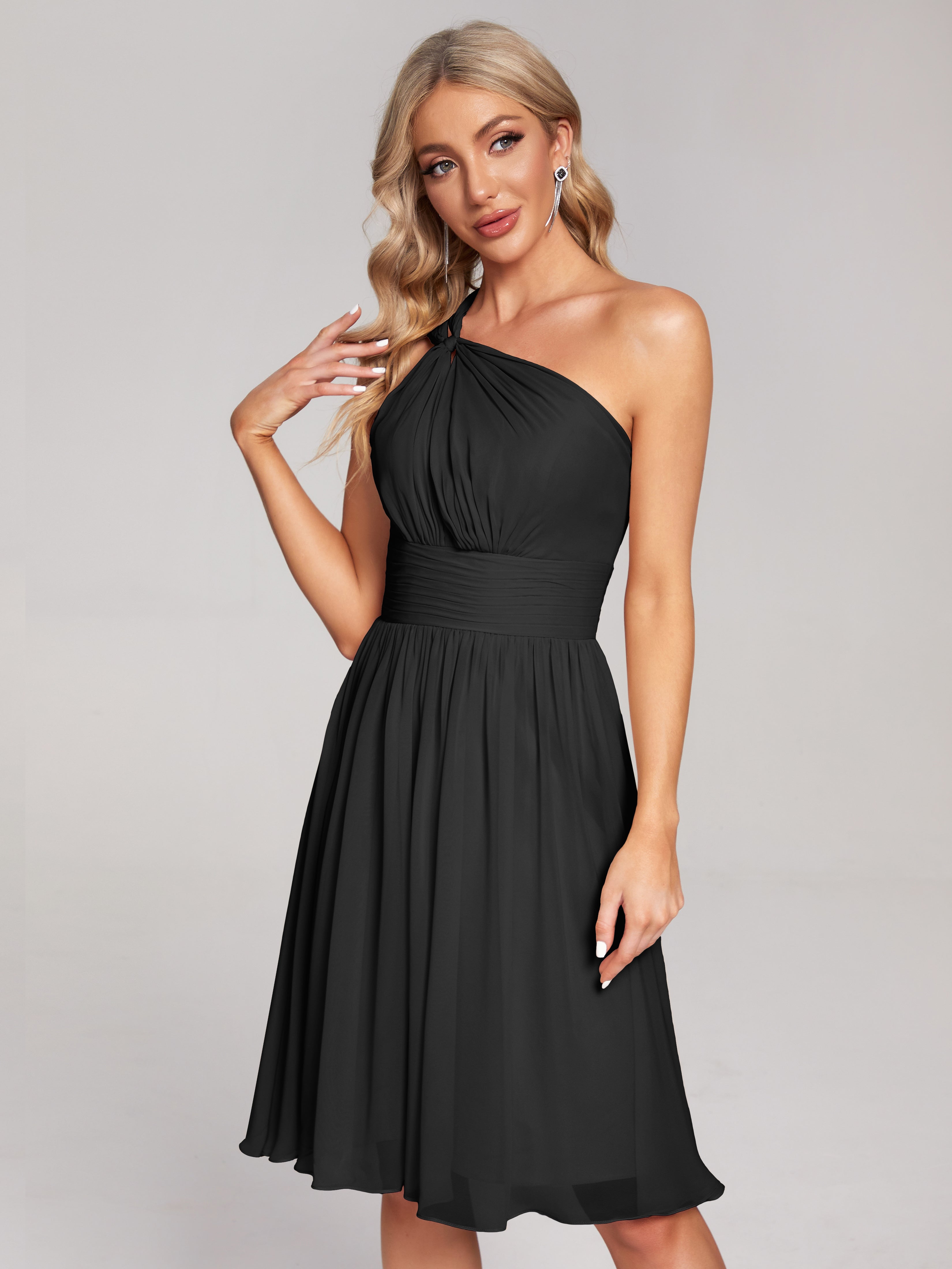 Robe Noir Demoiselle D Honneur Longueur Genou Seule-Épaule Mousseline Robes Demoiselle D'Honneur
