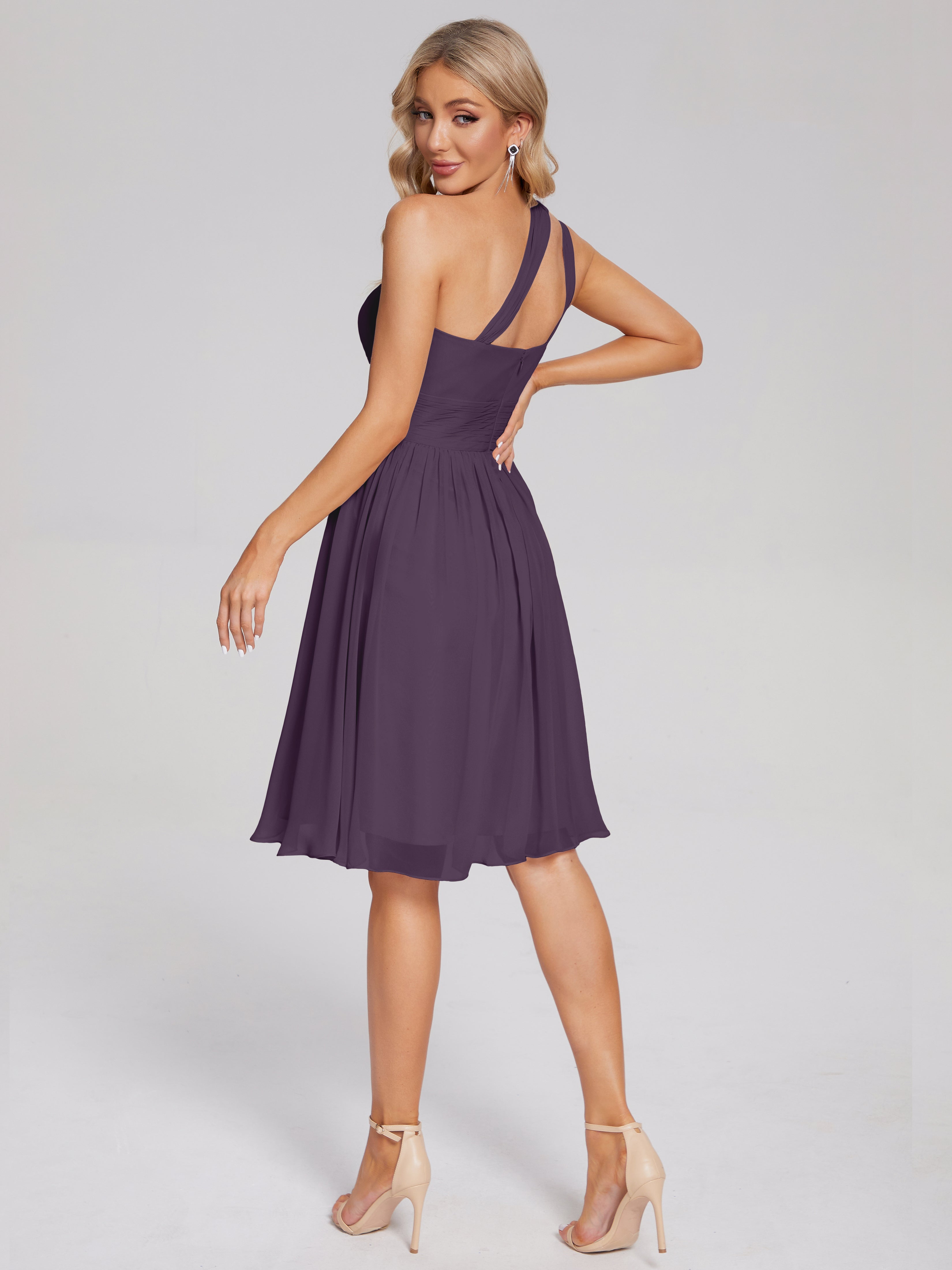 Robe De Demoiselle D'Honneur En Plum Longueur Genou Seule-Épaule Mousseline Robes Demoiselle D'Honneur