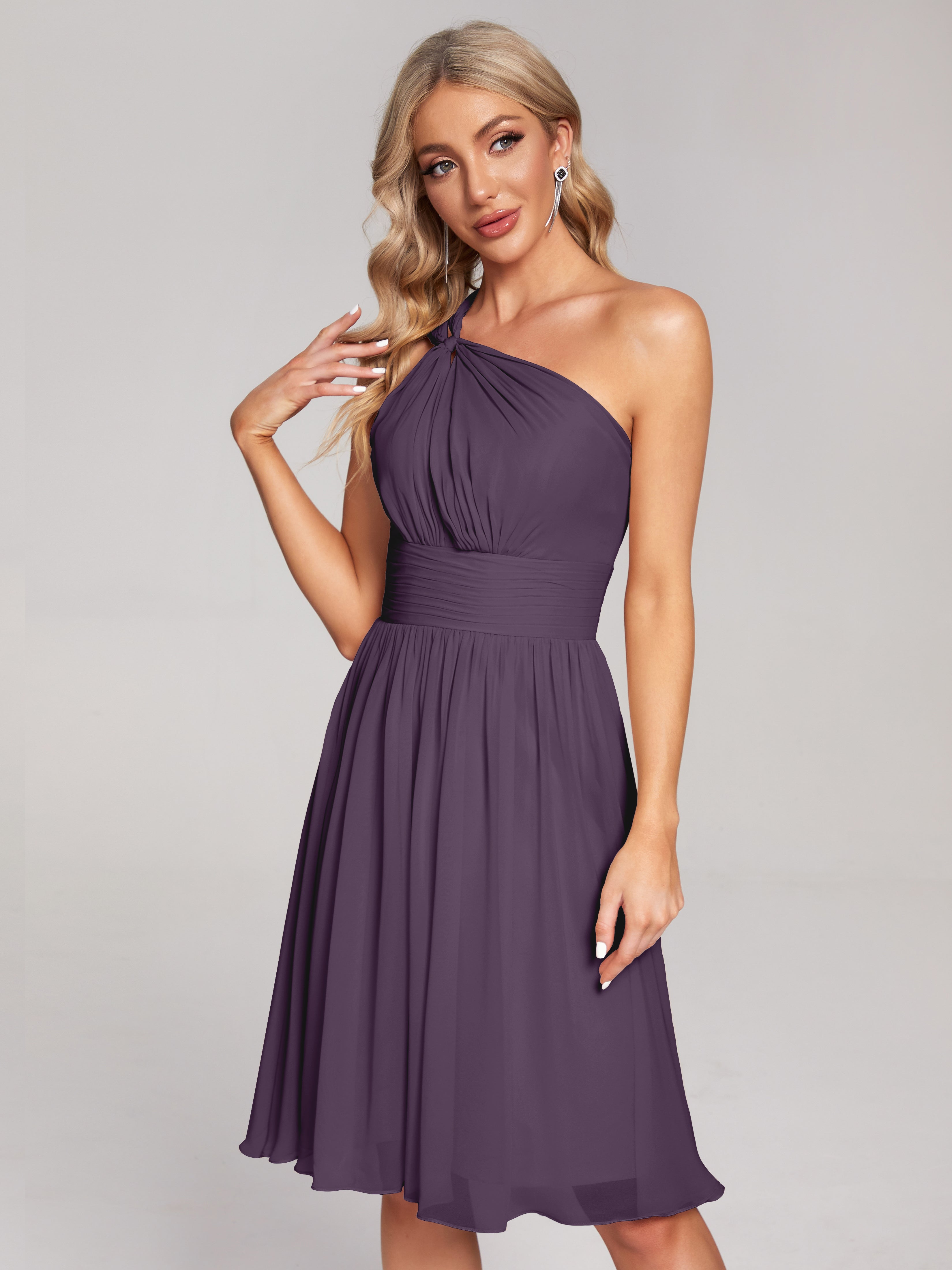 Robe De Demoiselle D'Honneur En Plum Longueur Genou Seule-Épaule Mousseline Robes Demoiselle D'Honneur