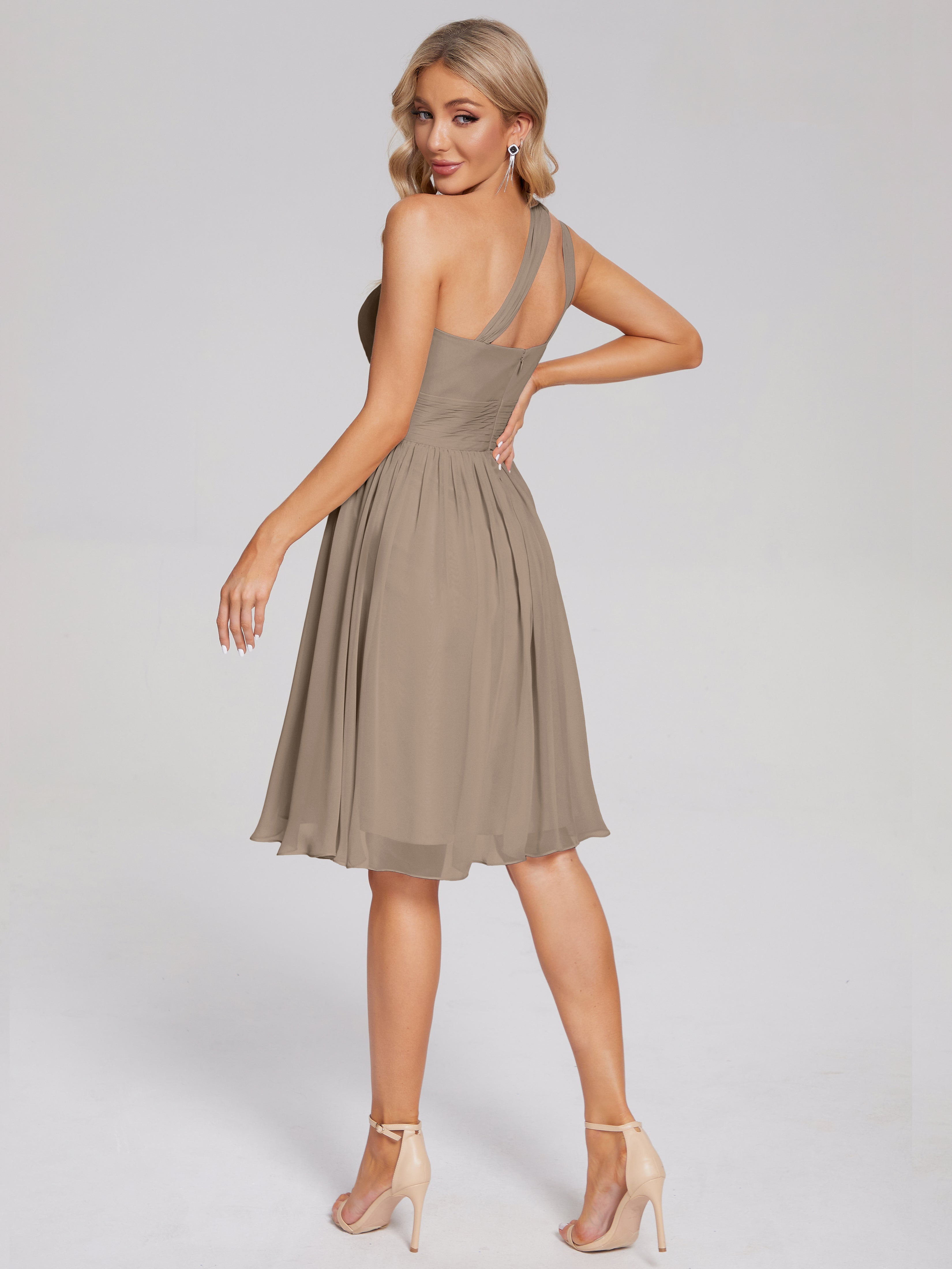 Robe Demoiselle D Honneur Taupe Longueur Genou Seule-Épaule Mousseline Robes Demoiselle D'Honneur