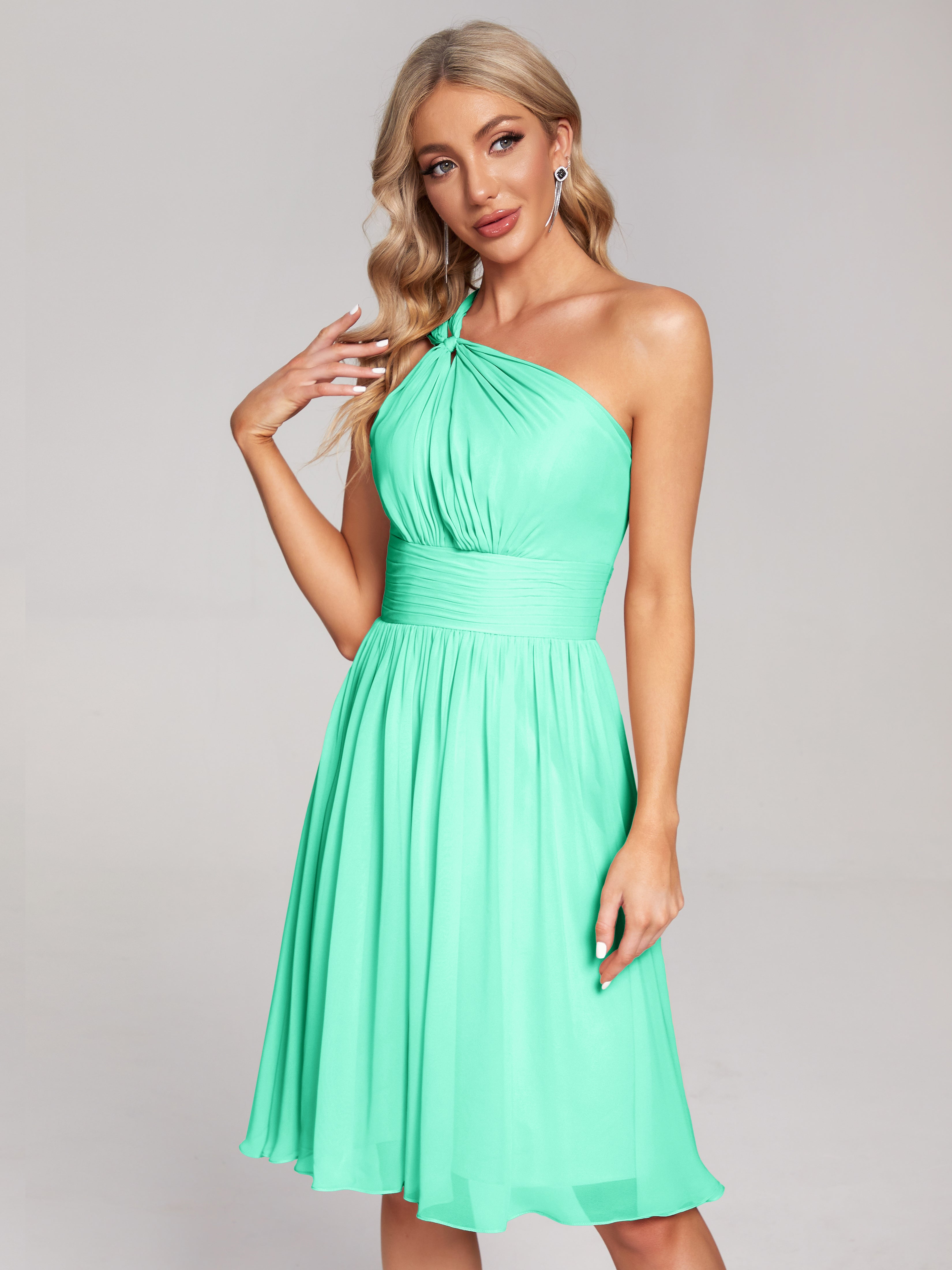 Robe De Demoiselle D Honneur Turquoise Longueur Genou Seule-Épaule Mousseline Robes Demoiselle D'Honneur