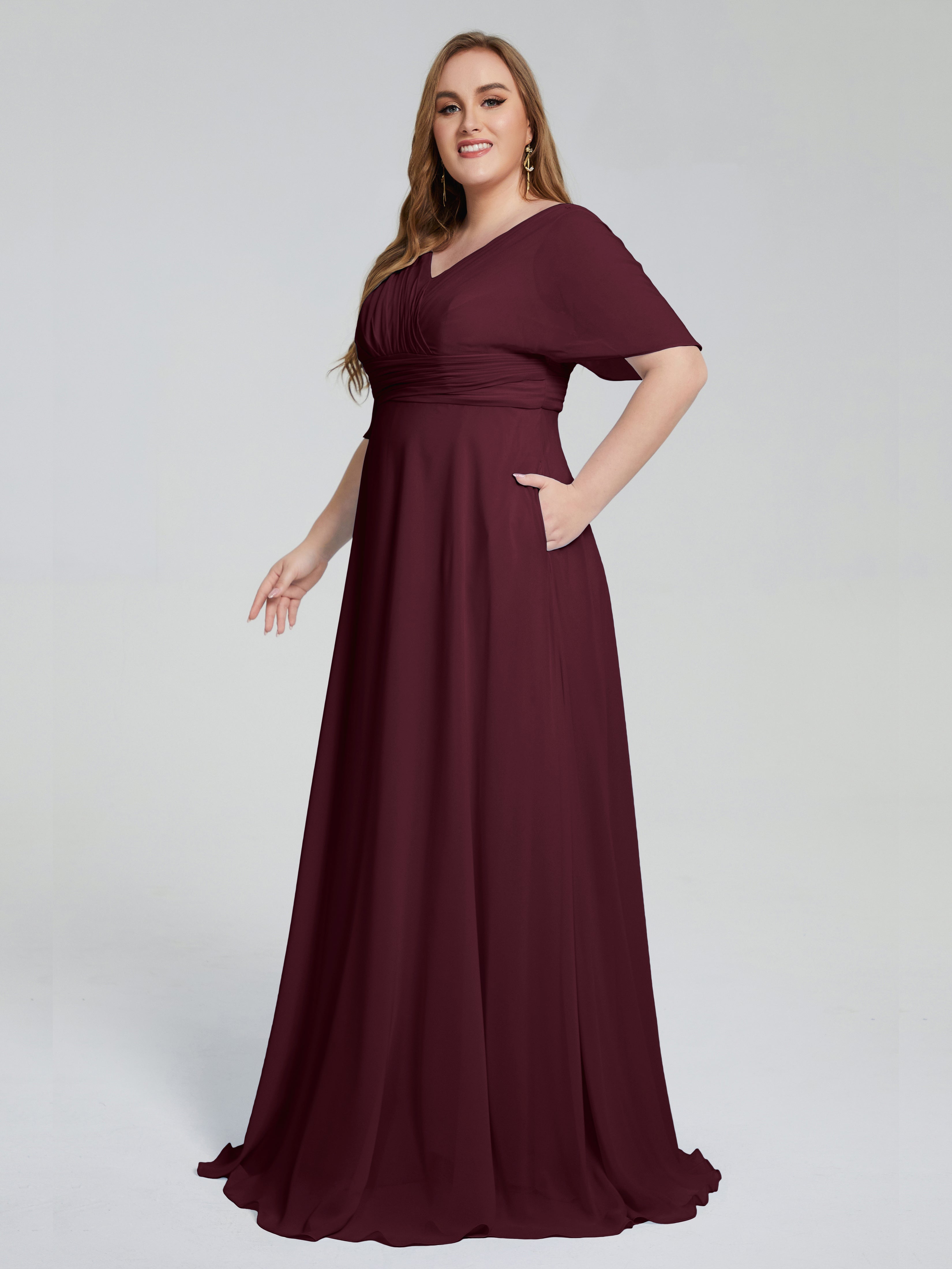 Robes De Demoiselle D'Honneur Cabernet Balayage Traîne Manches Courtes Mousseline Robes Demoiselle D'Honneur Grande Taille