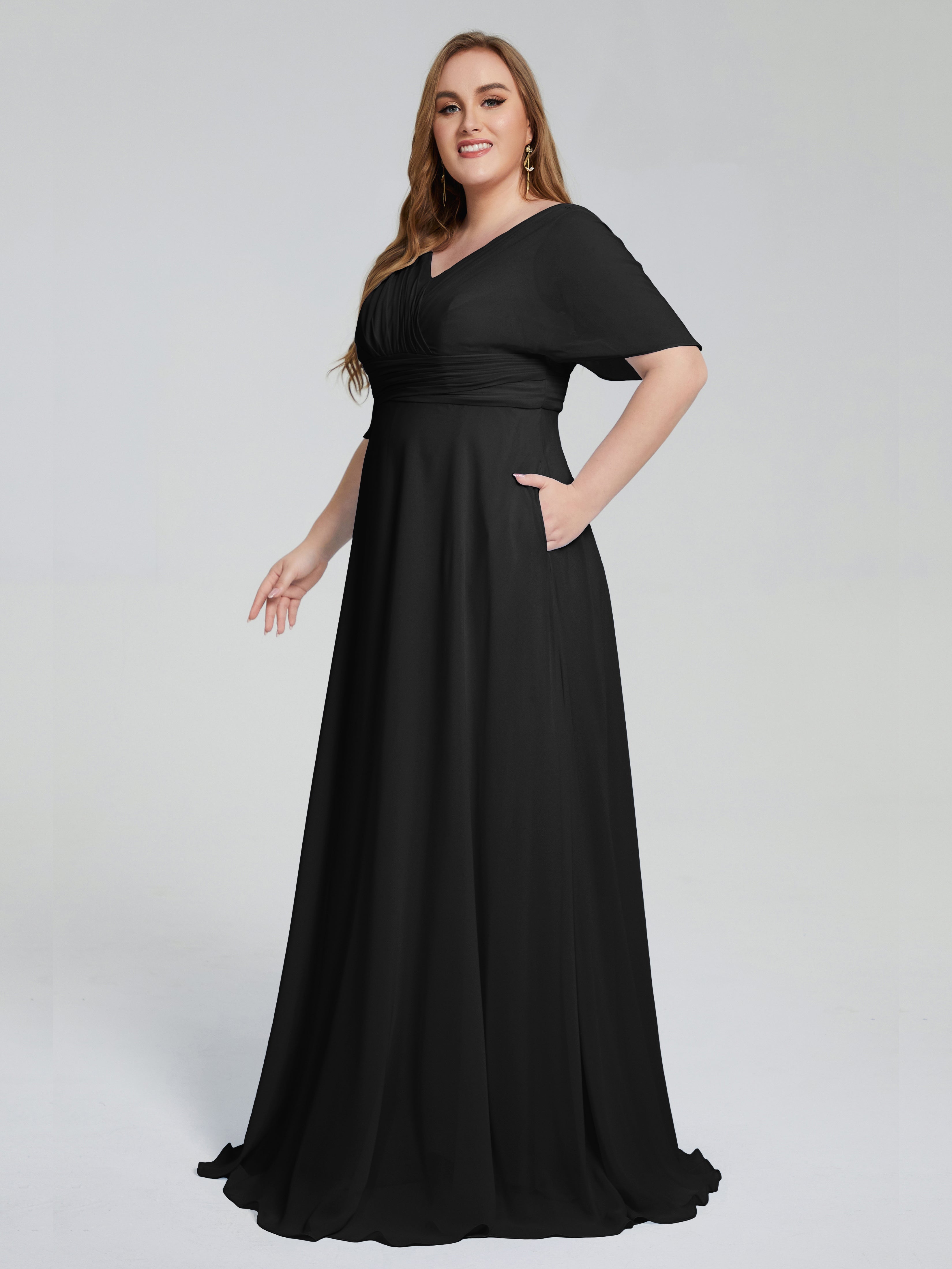 Robes De Demoiselle D'Honneur Noires Balayage Traîne Manches Courtes Mousseline Robes Demoiselle D'Honneur Grande Taille