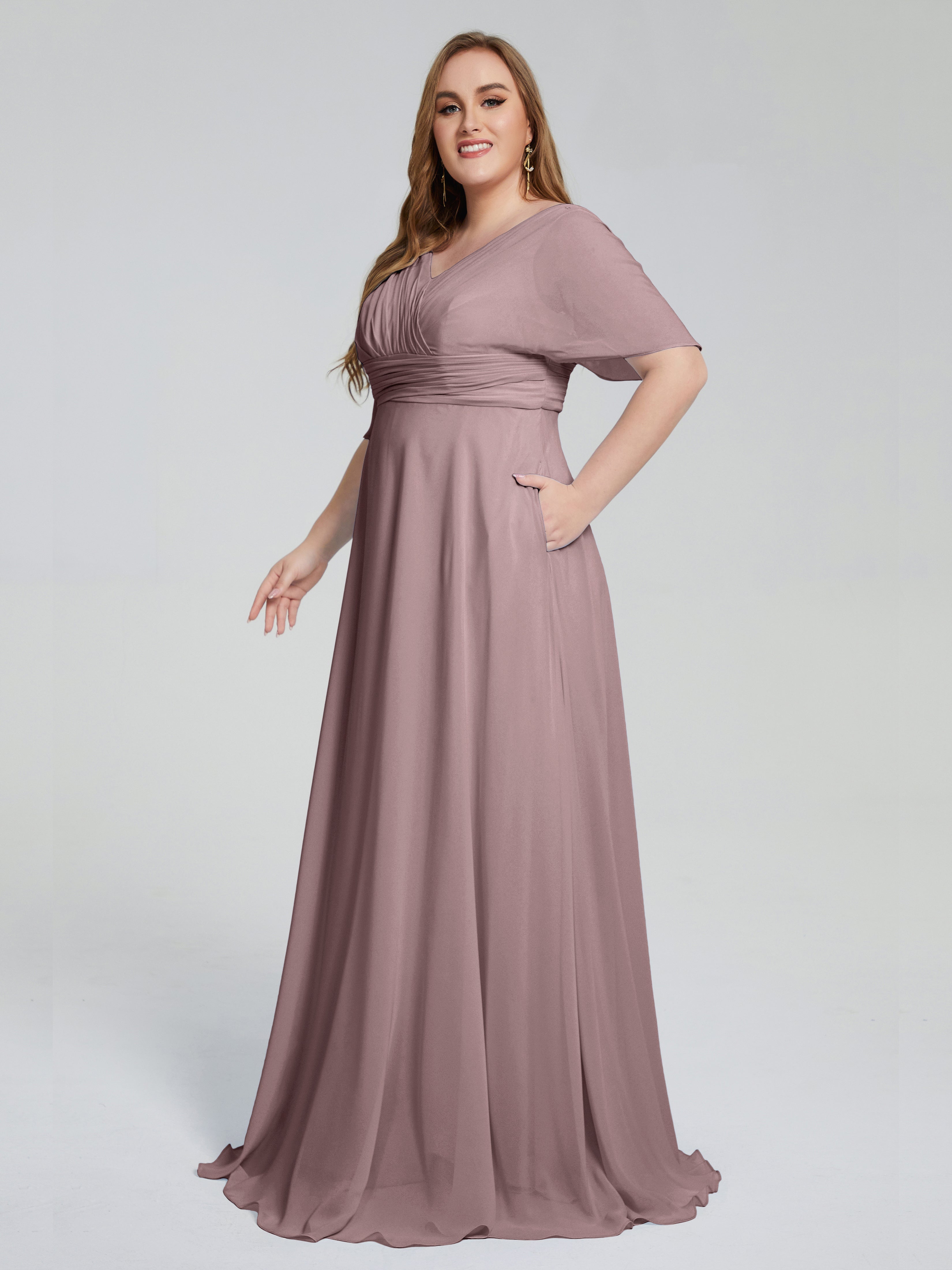 Robes De Demoiselle D'Honneur Mauve Foncé Balayage Traîne Manches Courtes Mousseline Robes Demoiselle D'Honneur Grande Taille