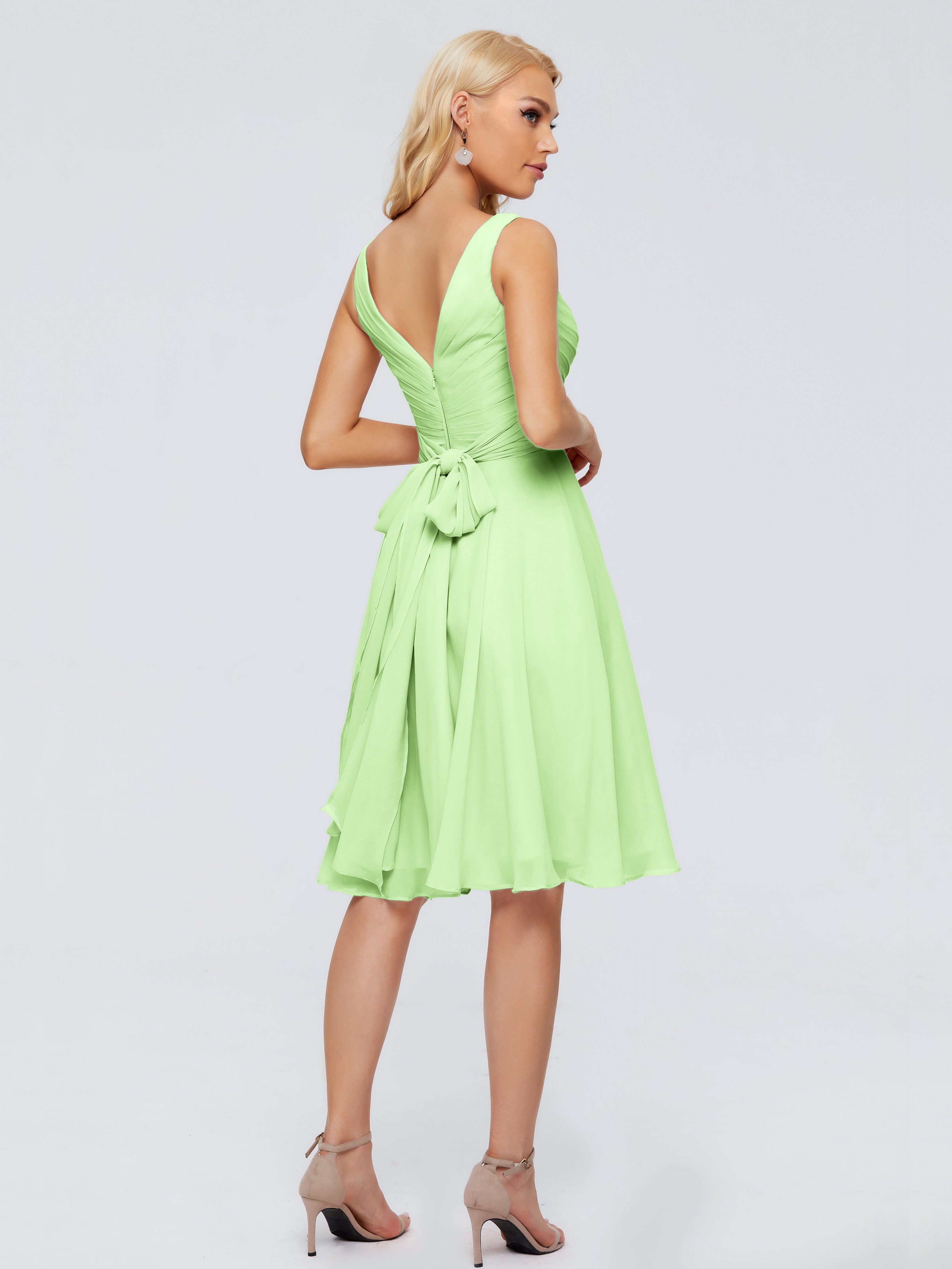 Robe Vert Sauge Demoiselle D Honneur Col V Longueur Genou Mousseline Robes Demoiselle D'Honneur