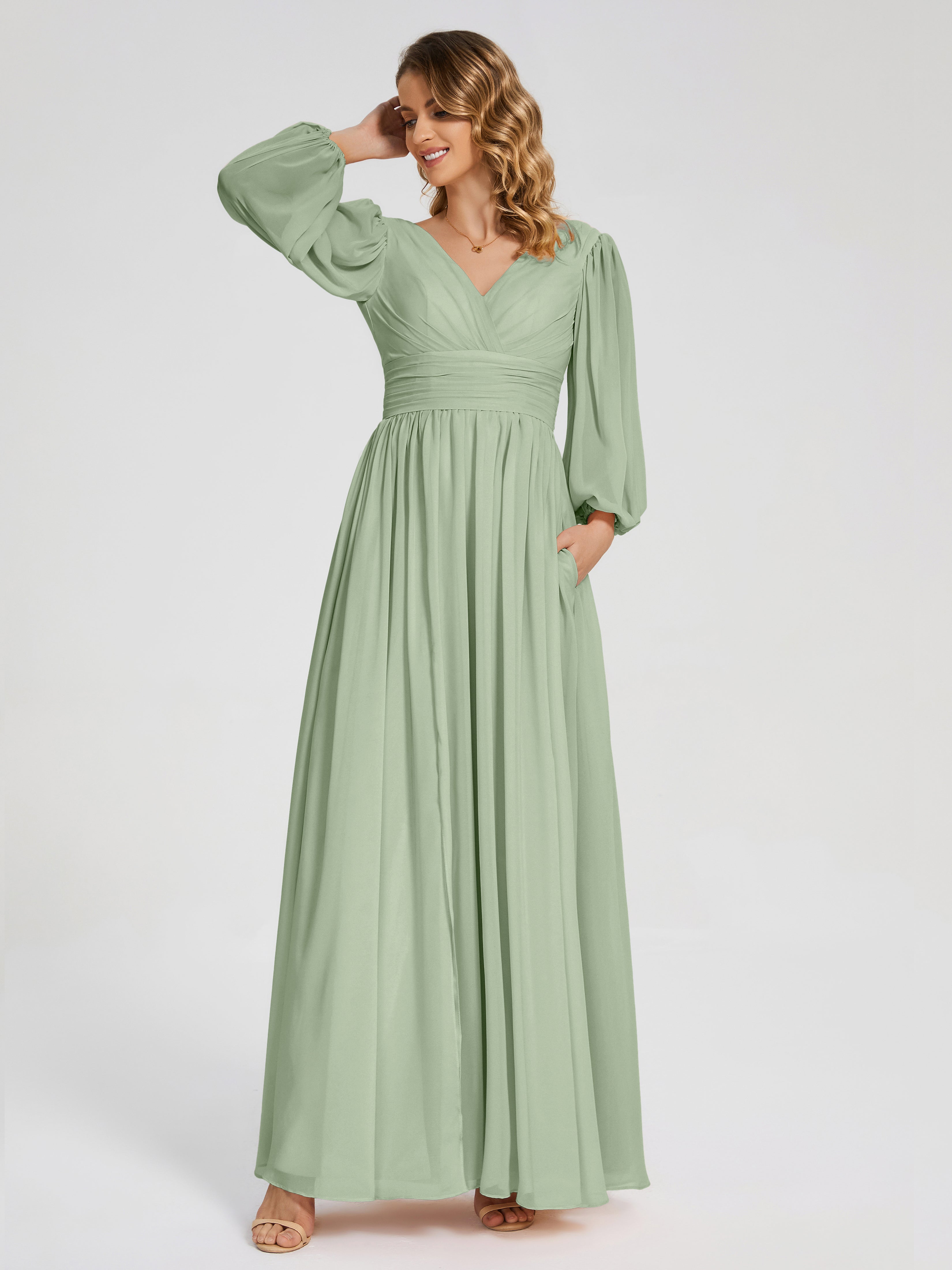 Longues Robes De Demoiselle D'Honneur De Sauge Poussiéreuse Manches Longues Dos Nu Mousseline