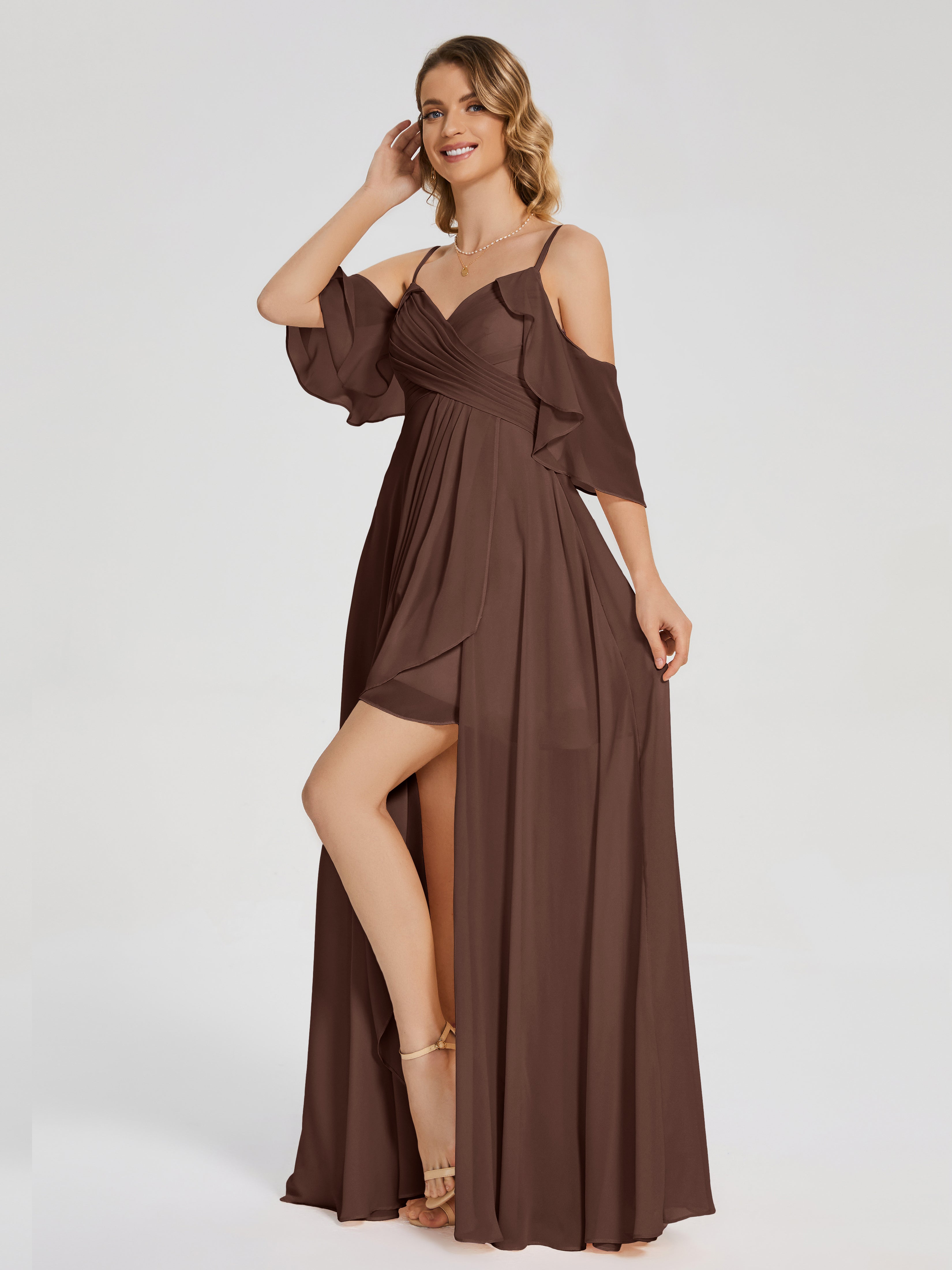 Robes De Demoiselle D'Honneur En Chocolat Asymétrique Hors-La-Épaule Mousseline Robes Demoiselle D'Honneur