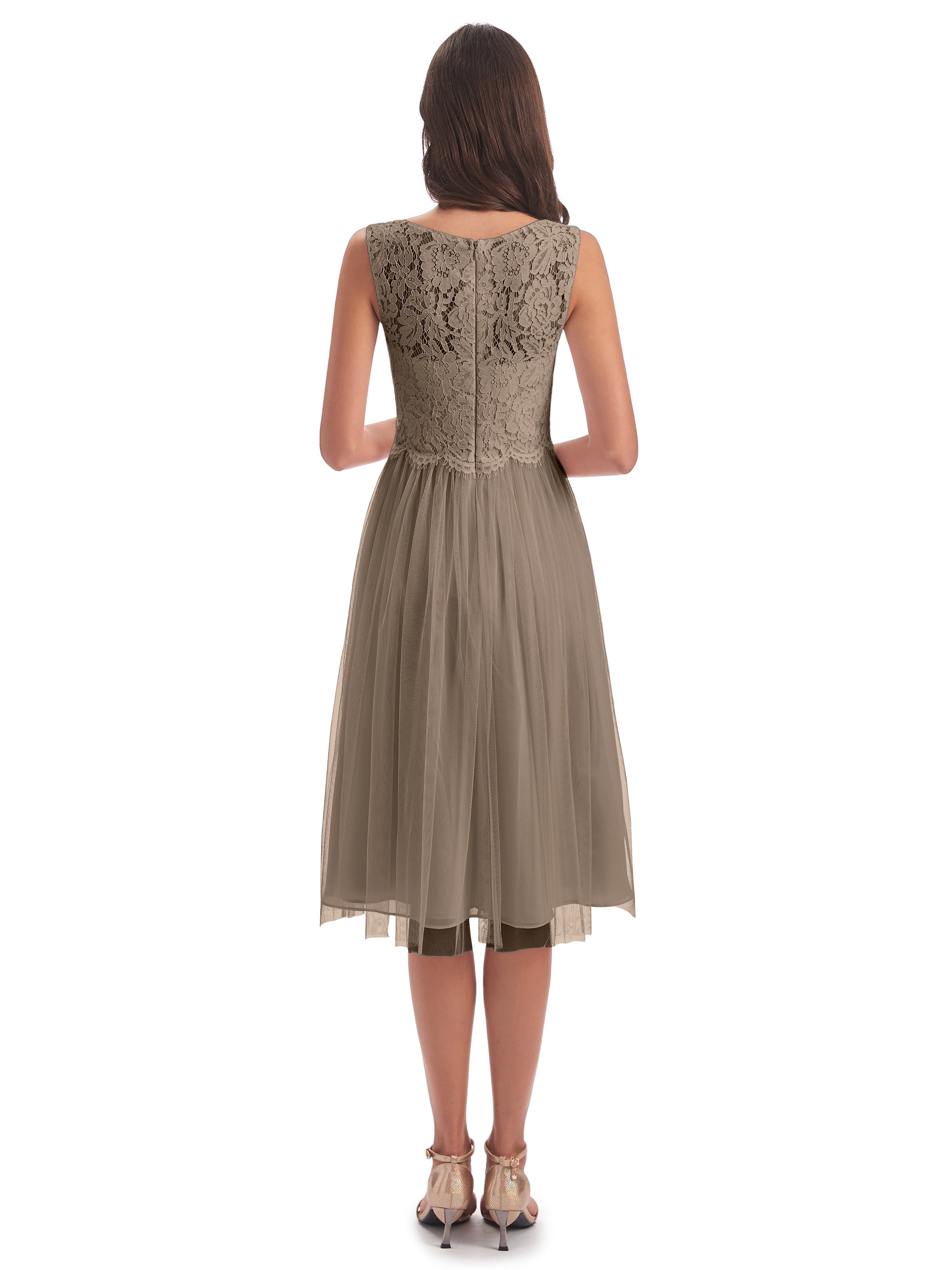 Couleur Taupe Robe Bateau Longueur Genou Tulle/Dentelle Robes Demoiselle D'Honneur