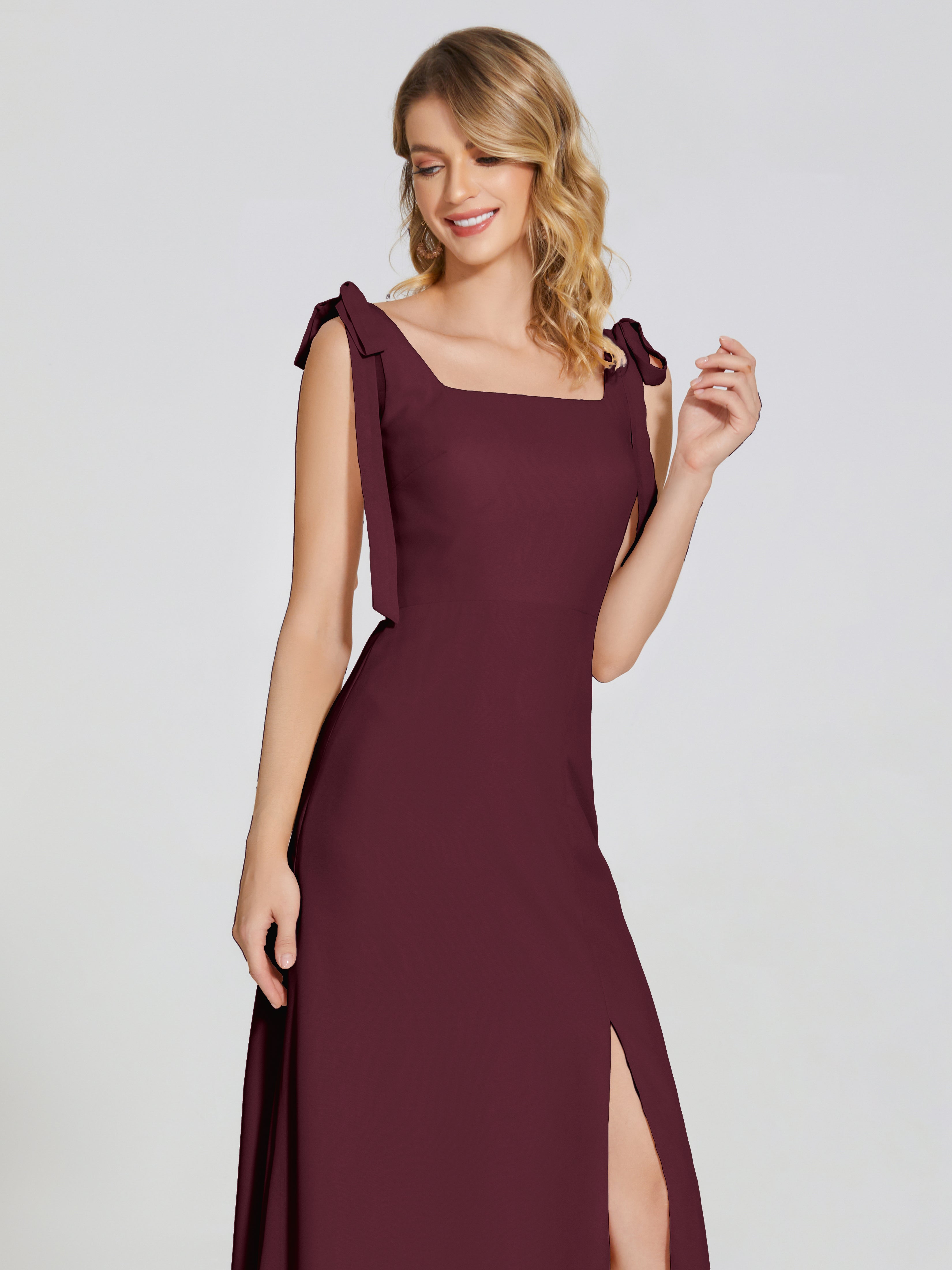 Robes De Demoiselle D'Honneur Cabernet Fendue Devant Encolure Carrée Mousseline Robe De Demoiselle D'Honneur