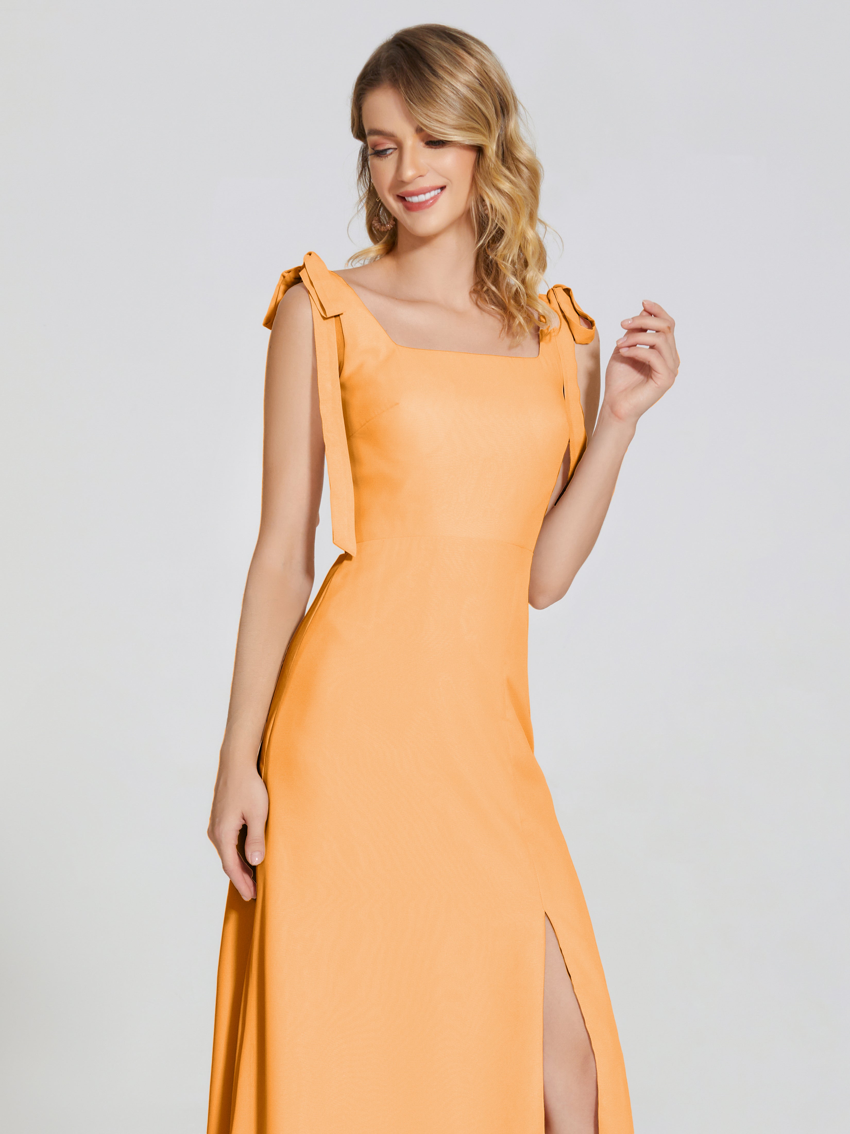 Robes De Demoiselle D'Honneur Mandarine Fendue Devant Encolure Carrée Mousseline Robe De Demoiselle D'Honneur