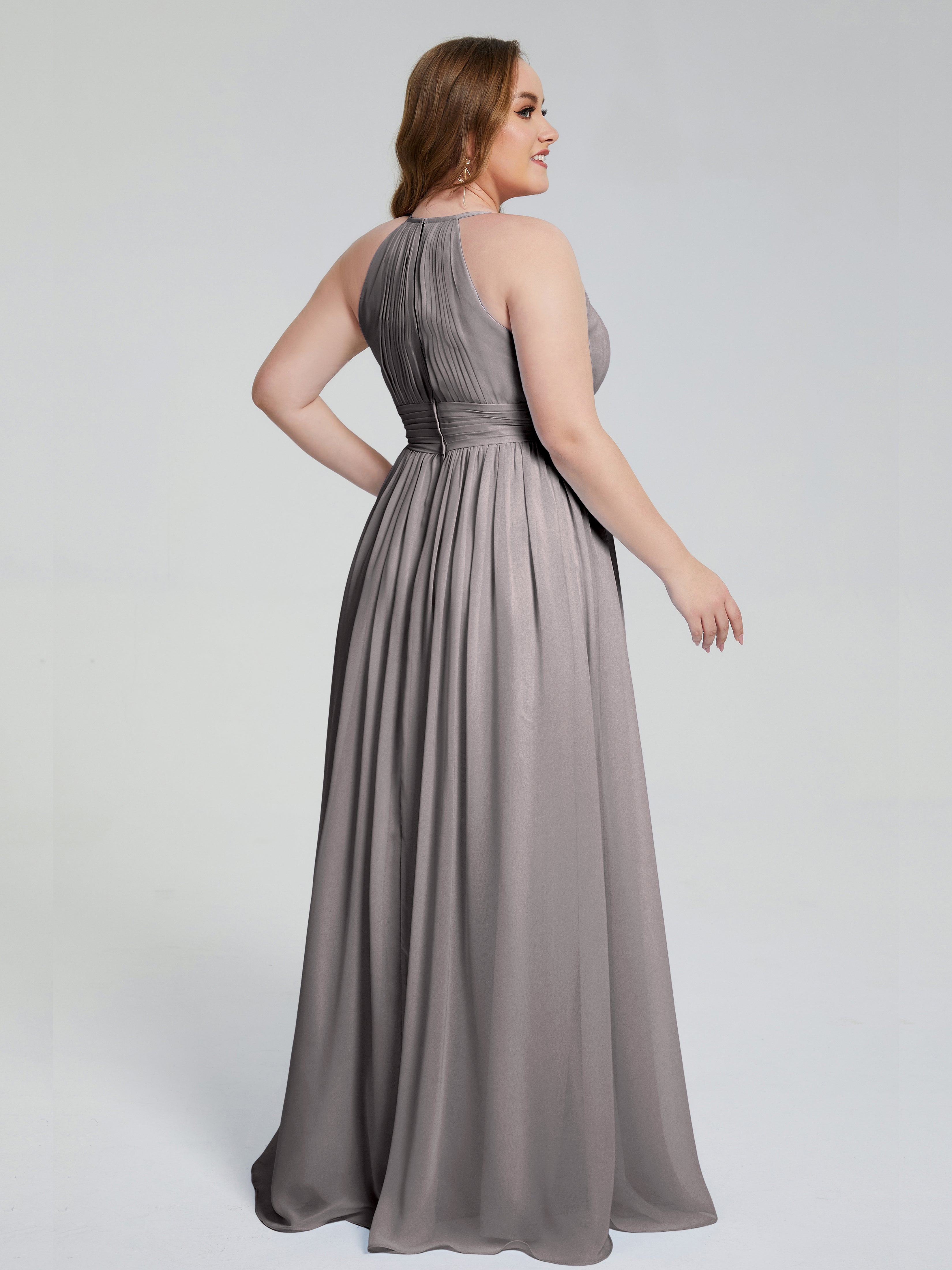Robes De Demoiselle D'Honneur En Argent Payton Élégante Licou Mousseline Robes Demoiselle D'Honneur Grande Taille