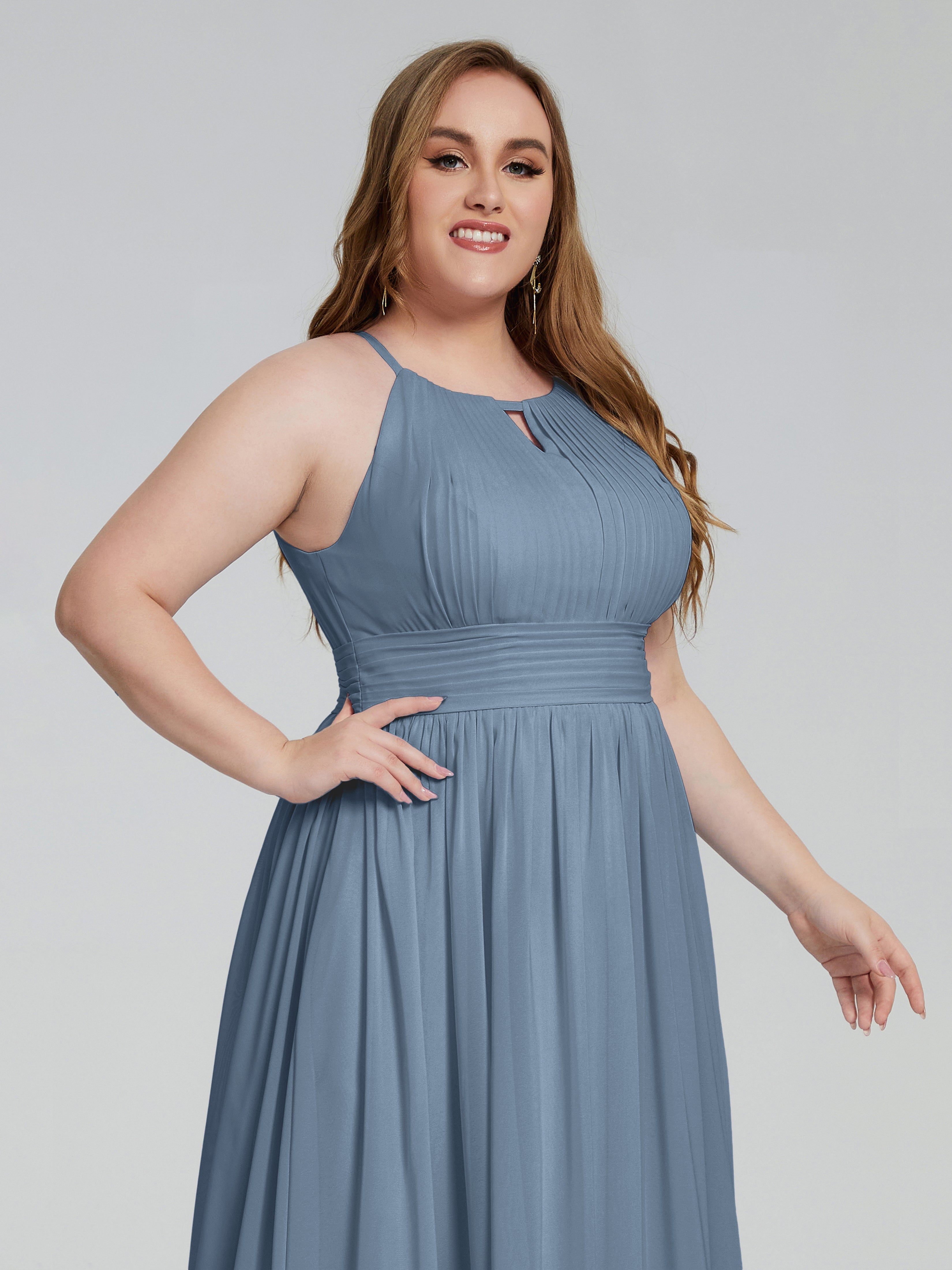 Robes De Demoiselle D'Honneur Bleu De Schiste Payton Élégante Licou Mousseline Robes Demoiselle D'Honneur Grande Taille