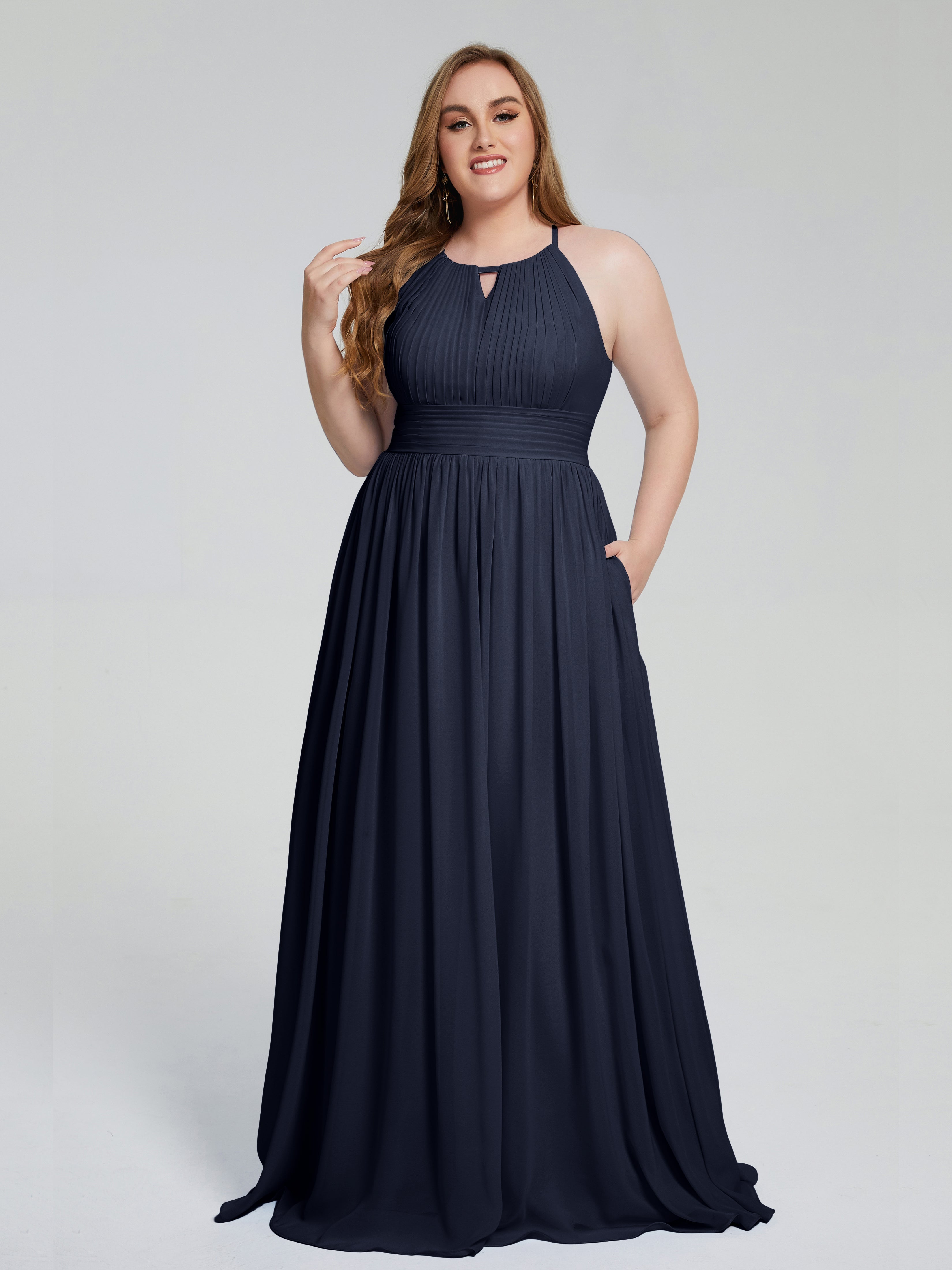 Robes De Demoiselle D'Honneur Bleu Marine Payton Élégante Licou Mousseline Robes Demoiselle D'Honneur Grande Taille