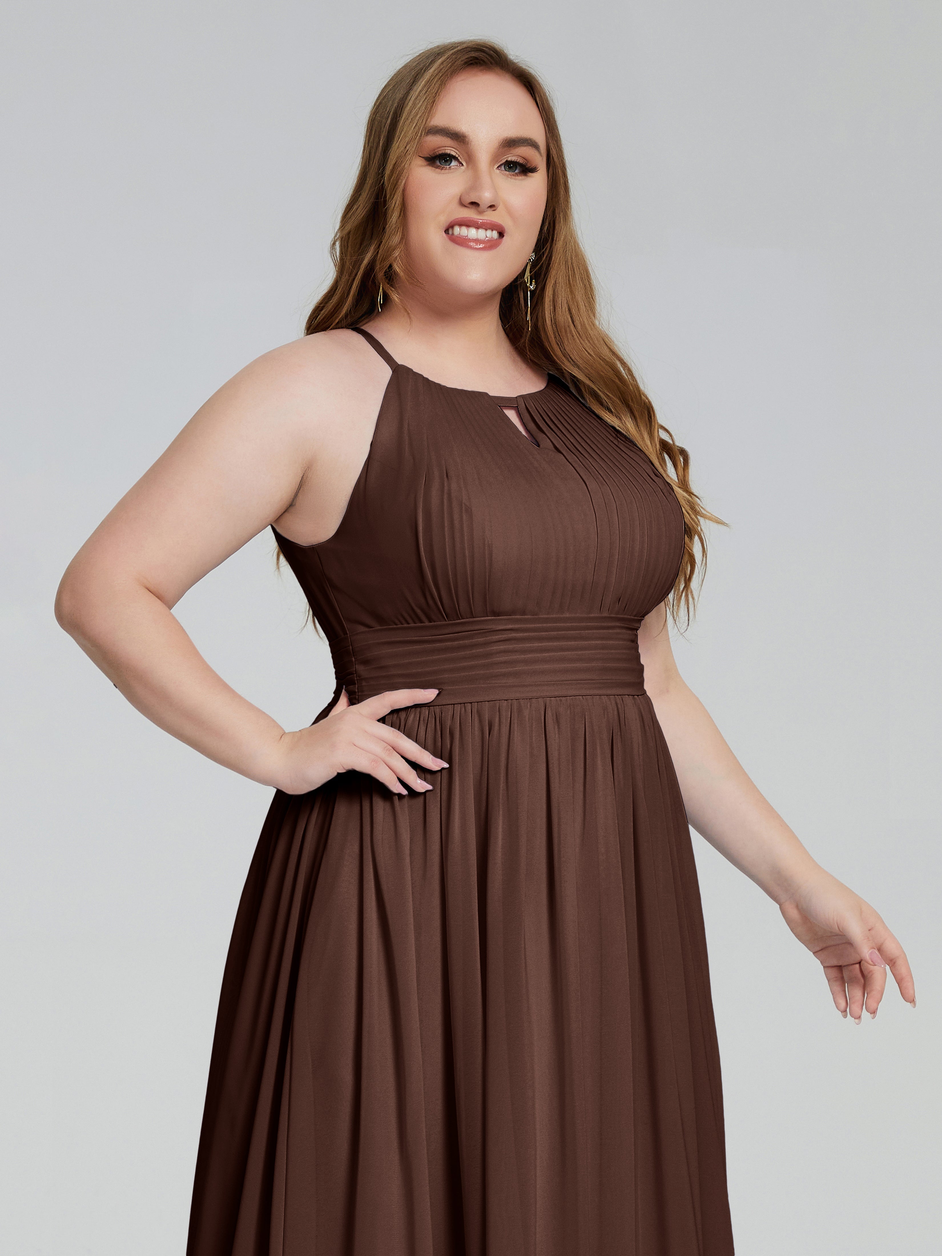 Robes De Demoiselle D'Honneur En Chocolat Payton Élégante Licou Mousseline Robes Demoiselle D'Honneur Grande Taille