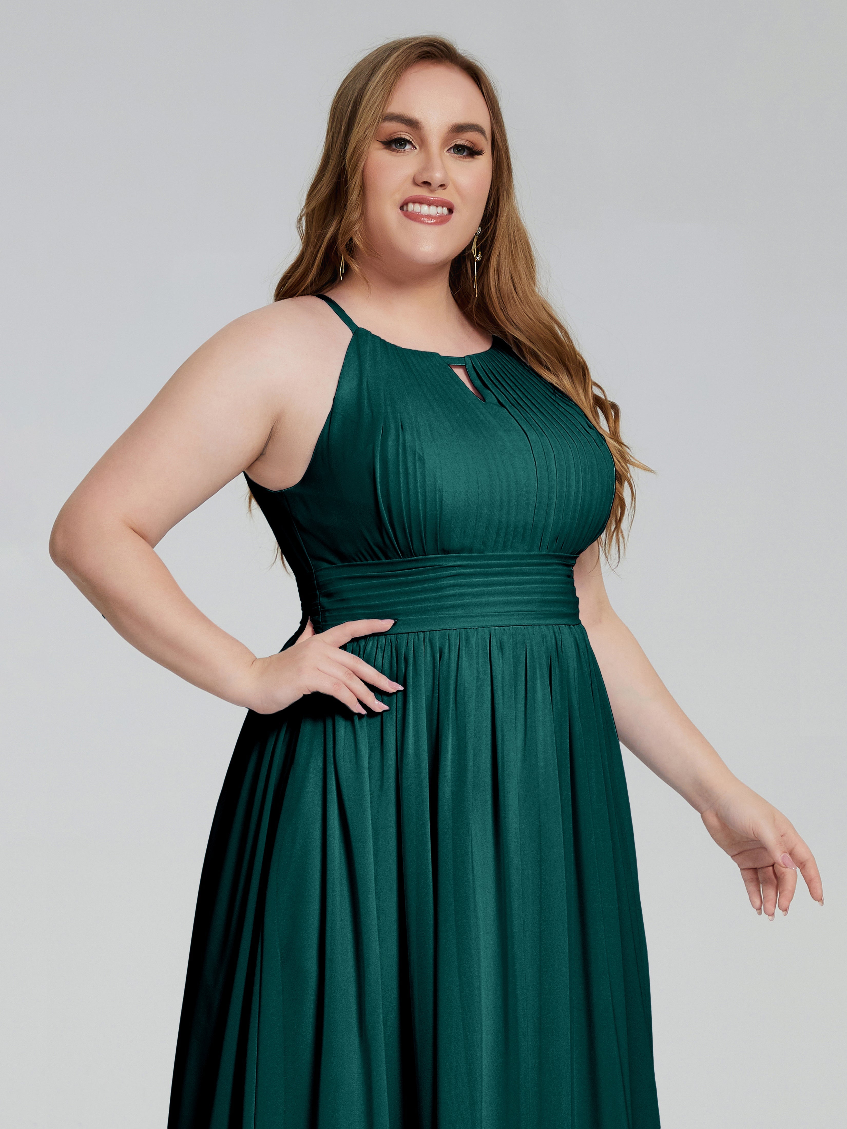 Robes De Demoiselle D'Honneur Bleu Paon Payton Élégante Licou Mousseline Robes Demoiselle D'Honneur Grande Taille
