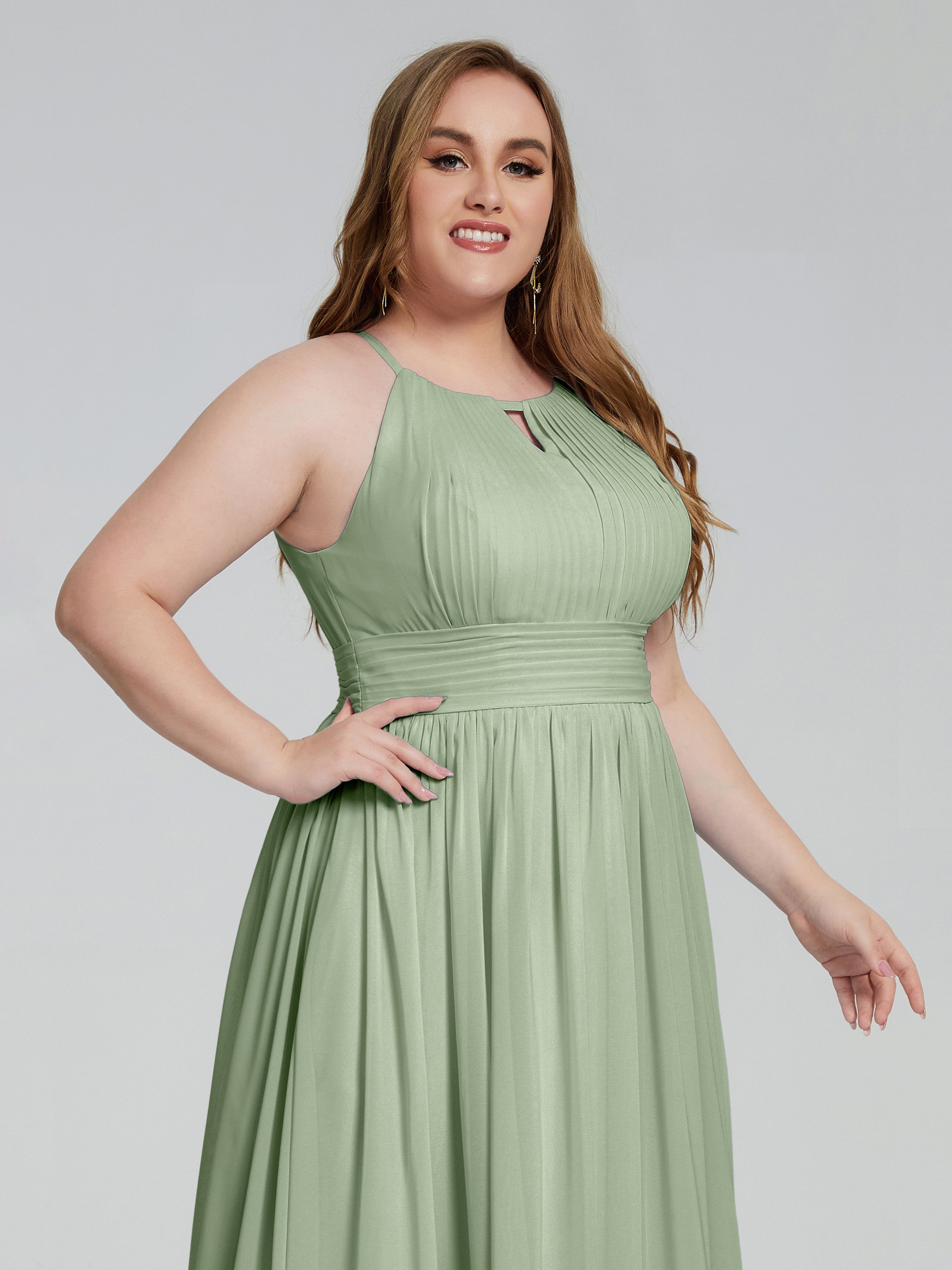 Robes De Demoiselle D'Honneur Vert Sauge Poussiéreux Payton Élégante Licou Mousseline Robes Demoiselle D'Honneur Grande Taille