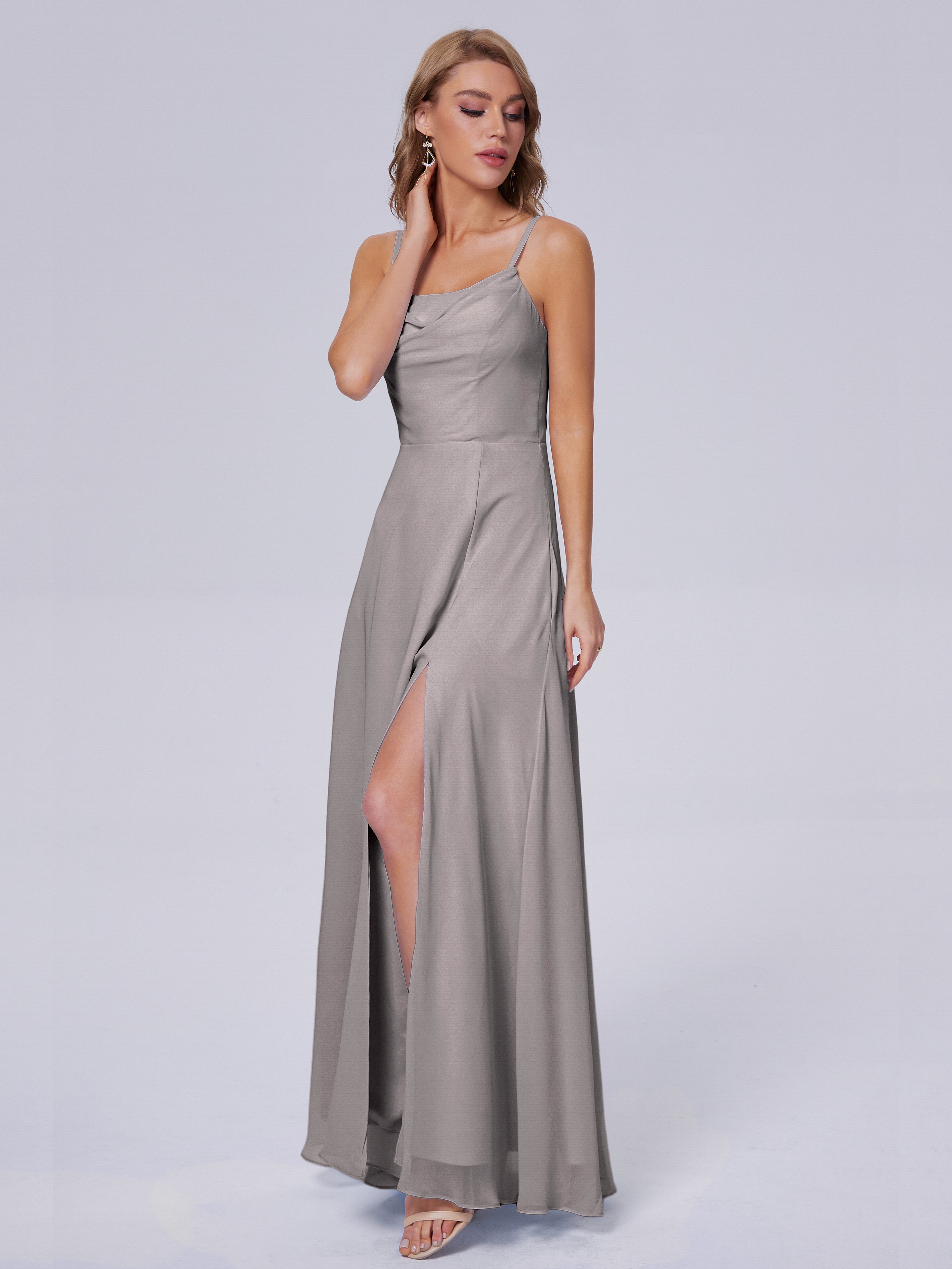 Robes De Demoiselle D'Honneur En Argent Reese Mignonne Bretelles Spaghetti Mousseline Robes Demoiselle D'Honneur