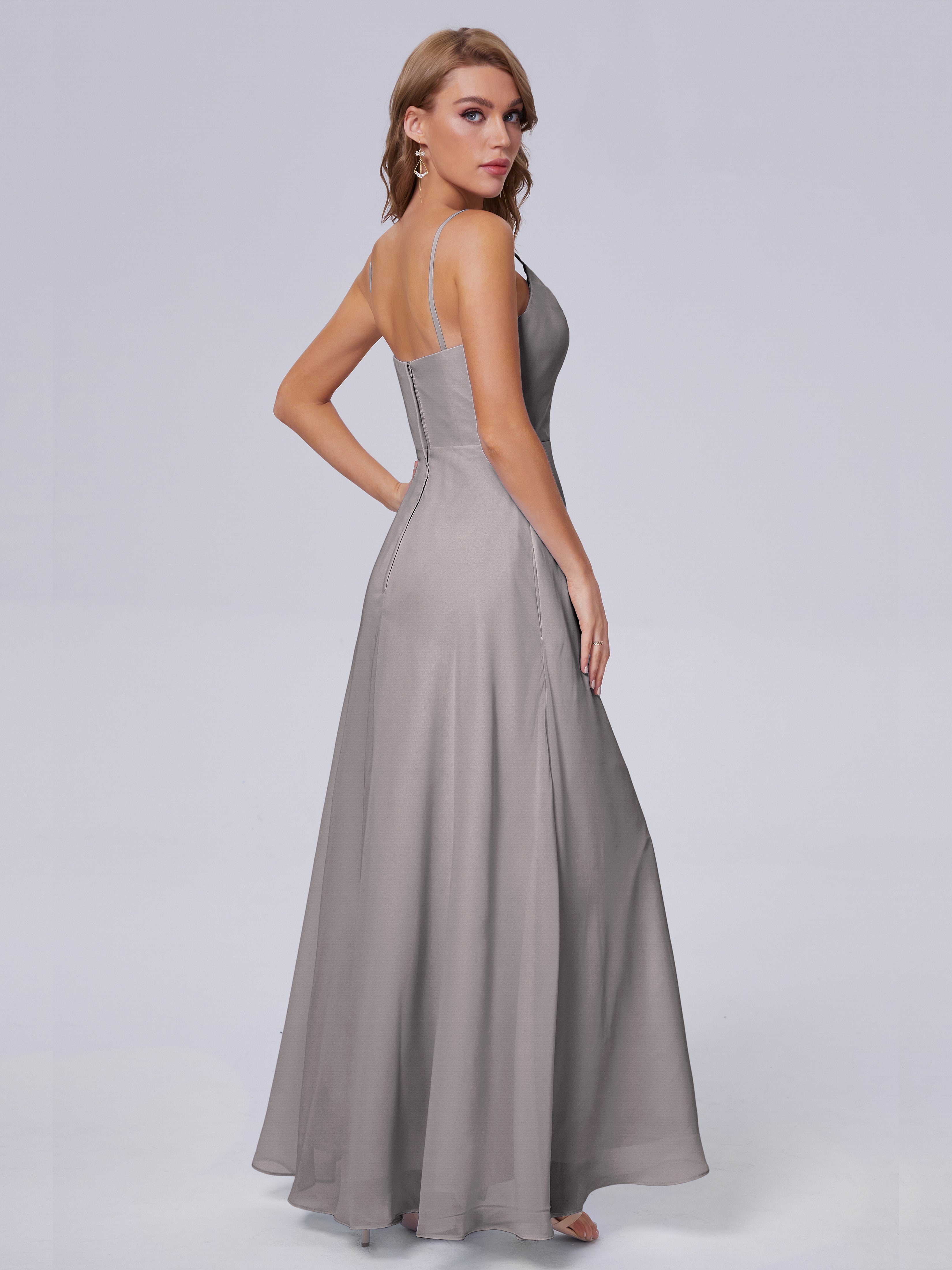Robes De Demoiselle D'Honneur En Argent Reese Mignonne Bretelles Spaghetti Mousseline Robes Demoiselle D'Honneur