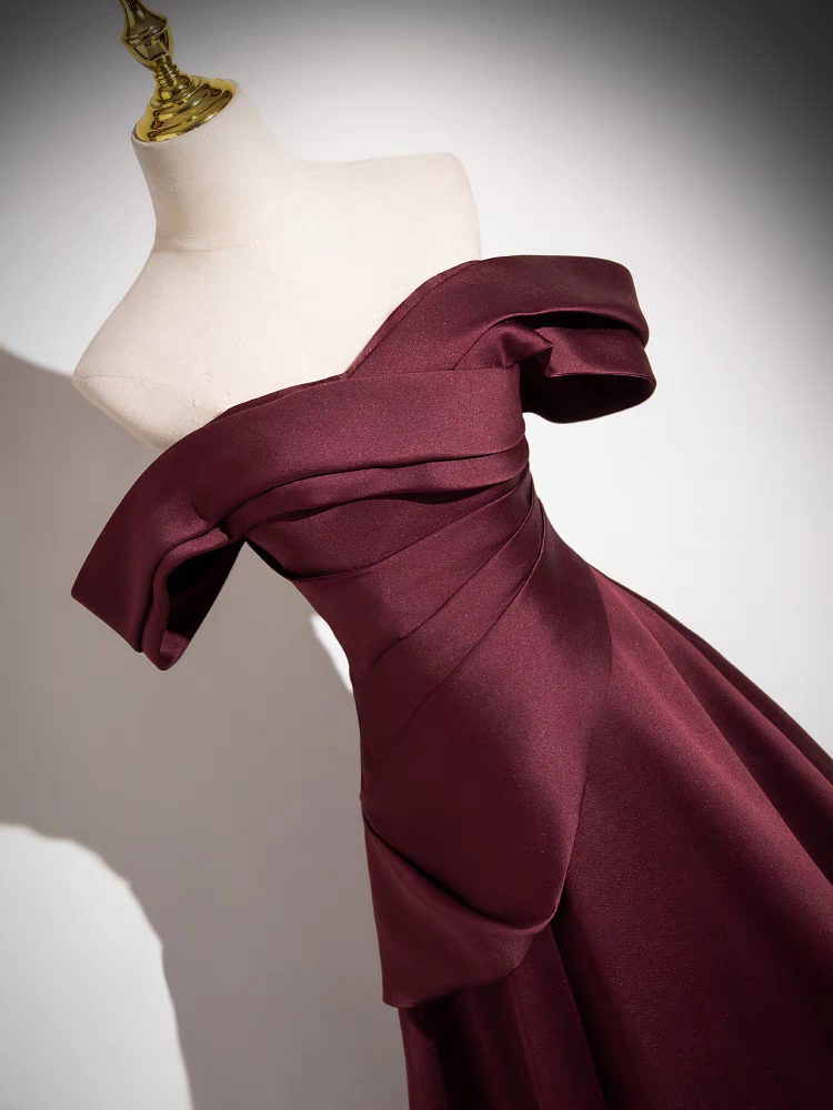 Épaule Dénudée Col Coeur Satin Robe de Soirée Plisée