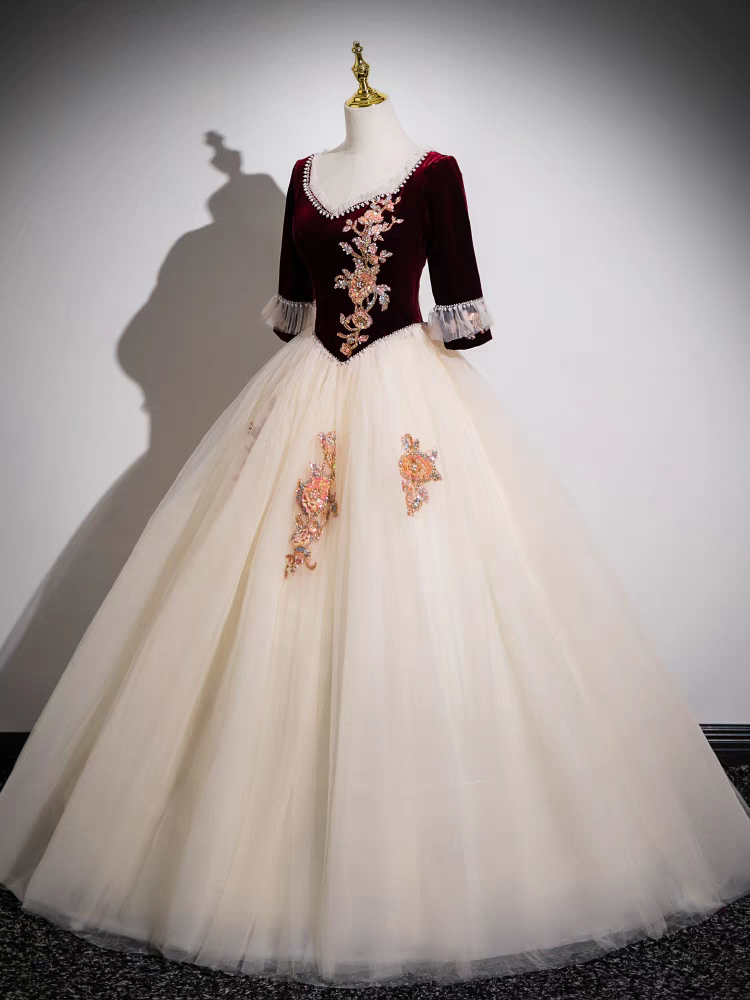 Robe de Quinceanera en Velours et Tulle à manches 3/4 en dentelle avec applications
