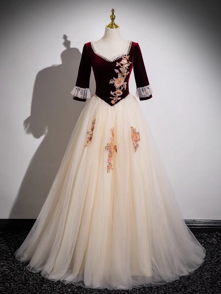 Robe de Quinceanera en Velours et Tulle à manches 3/4 en dentelle avec applications