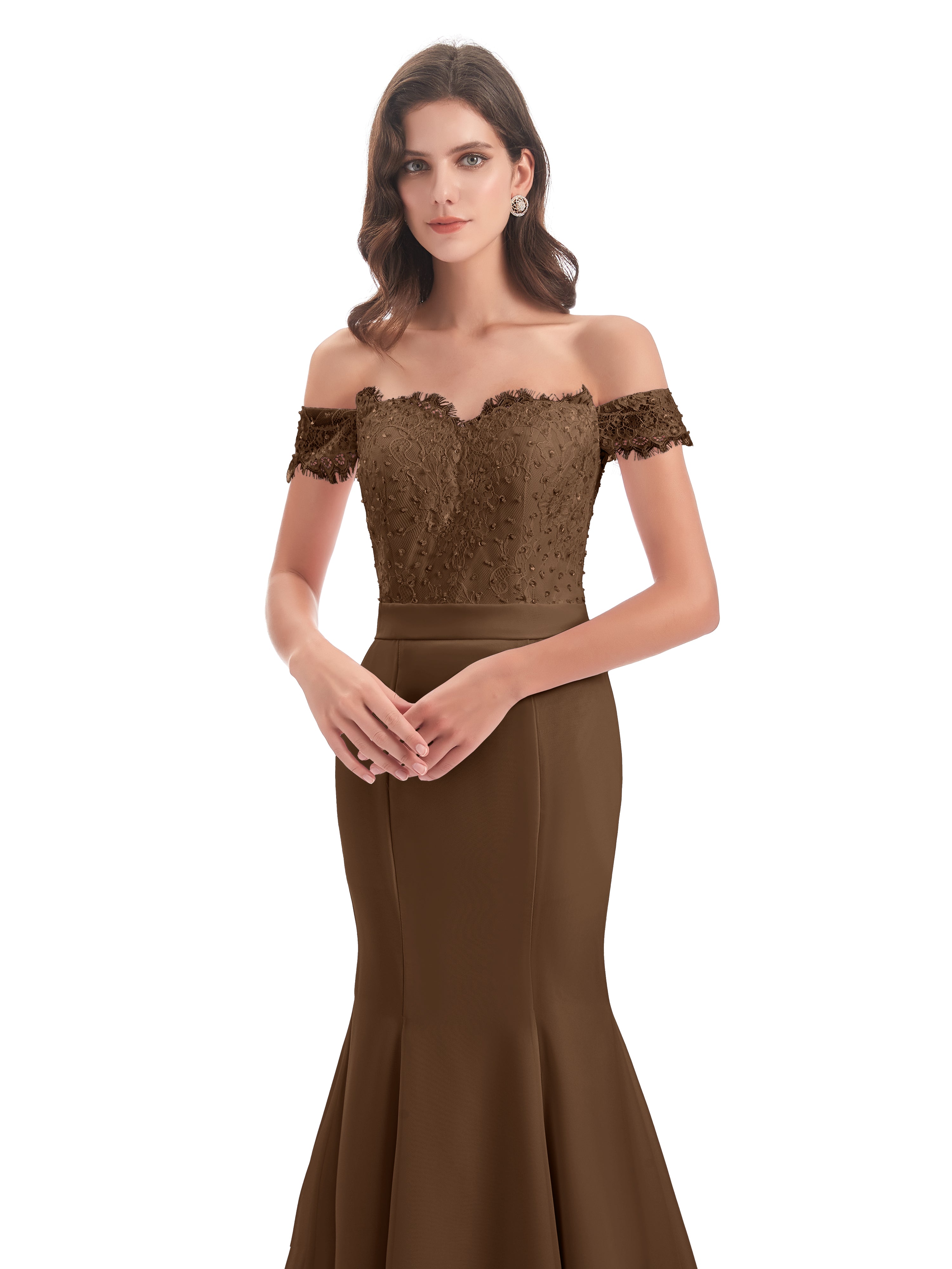 Robes De Demoiselle D'Honneur Brun Carlee Sirène Traîne Tribunal Hors-La-Épaule Robes Demoiselle D'Honneur