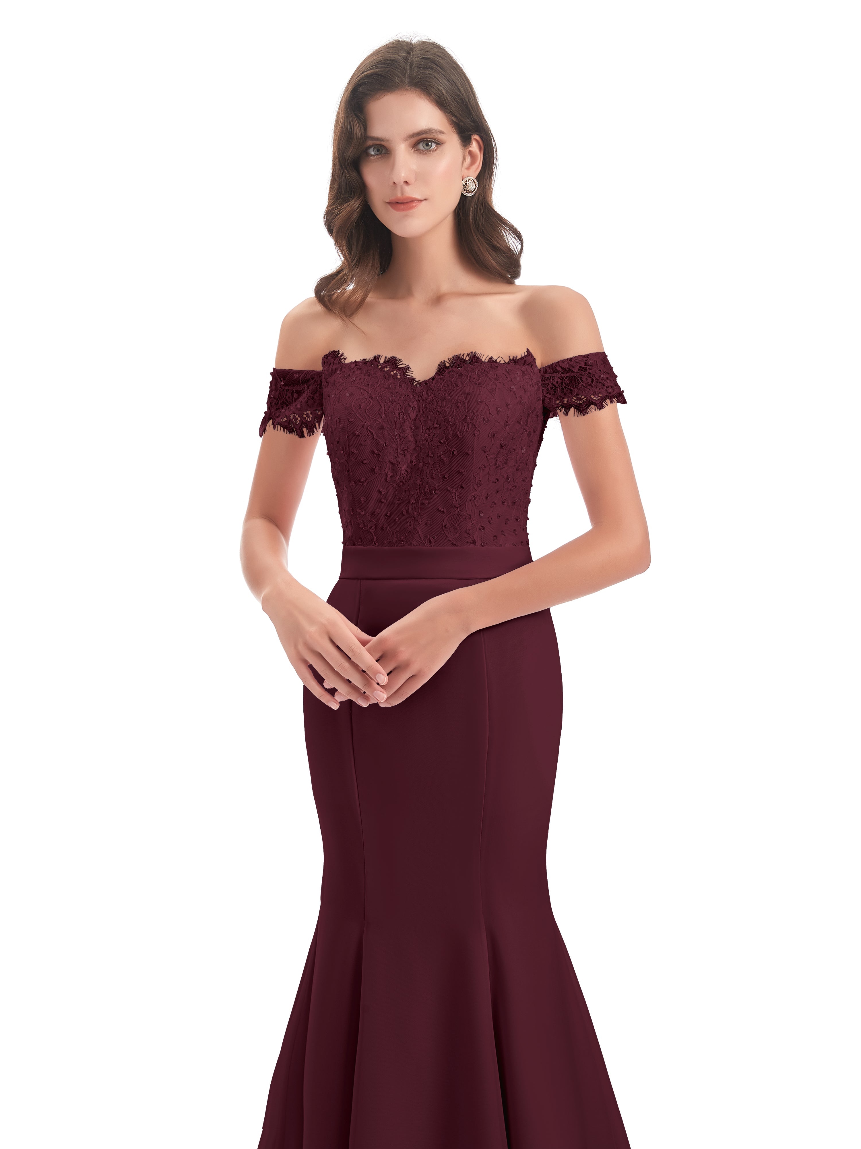 Robes De Demoiselle D'Honneur Cabernet Carlee Sirène Traîne Tribunal Hors-La-Épaule Robes Demoiselle D'Honneur