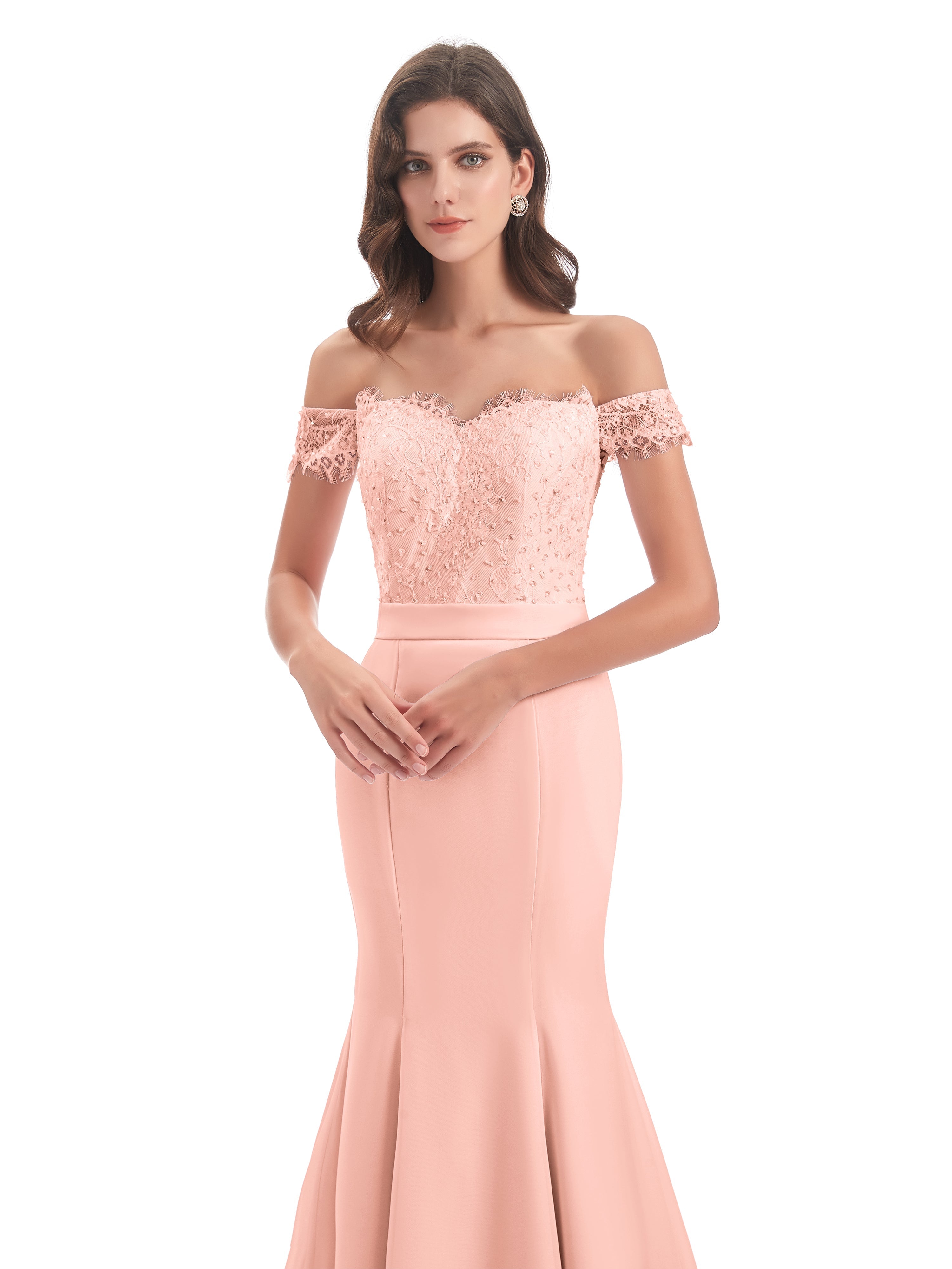Robes De Demoiselle D'Honneur Corail Carlee Sirène Traîne Tribunal Hors-La-Épaule Robes Demoiselle D'Honneur
