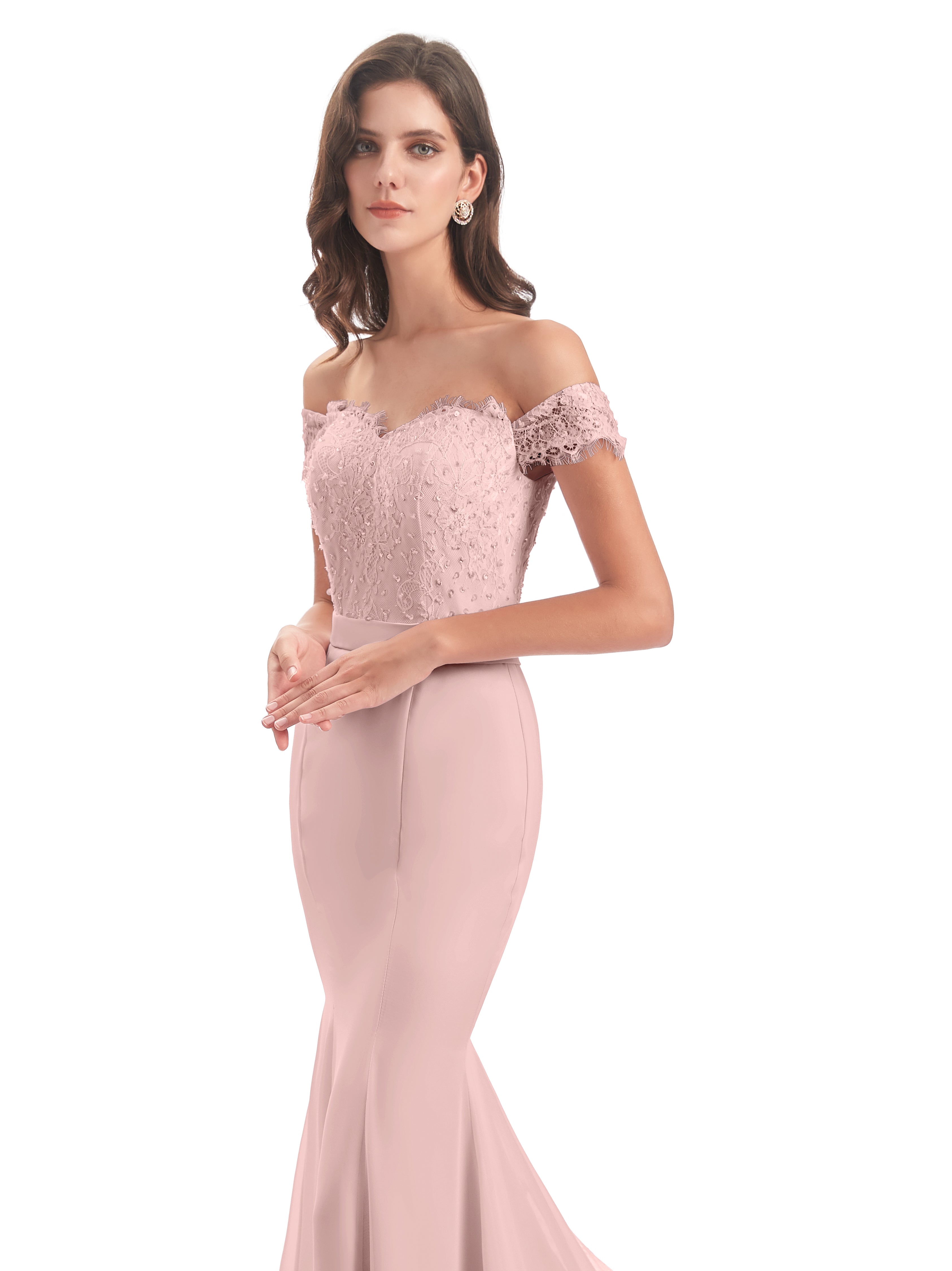 Longues Robes De Demoiselle D'Honneur De Rose Poudrée Carlee Sirène Traîne Tribunal Hors-La-Épaule Robes Demoiselle D'Honneur
