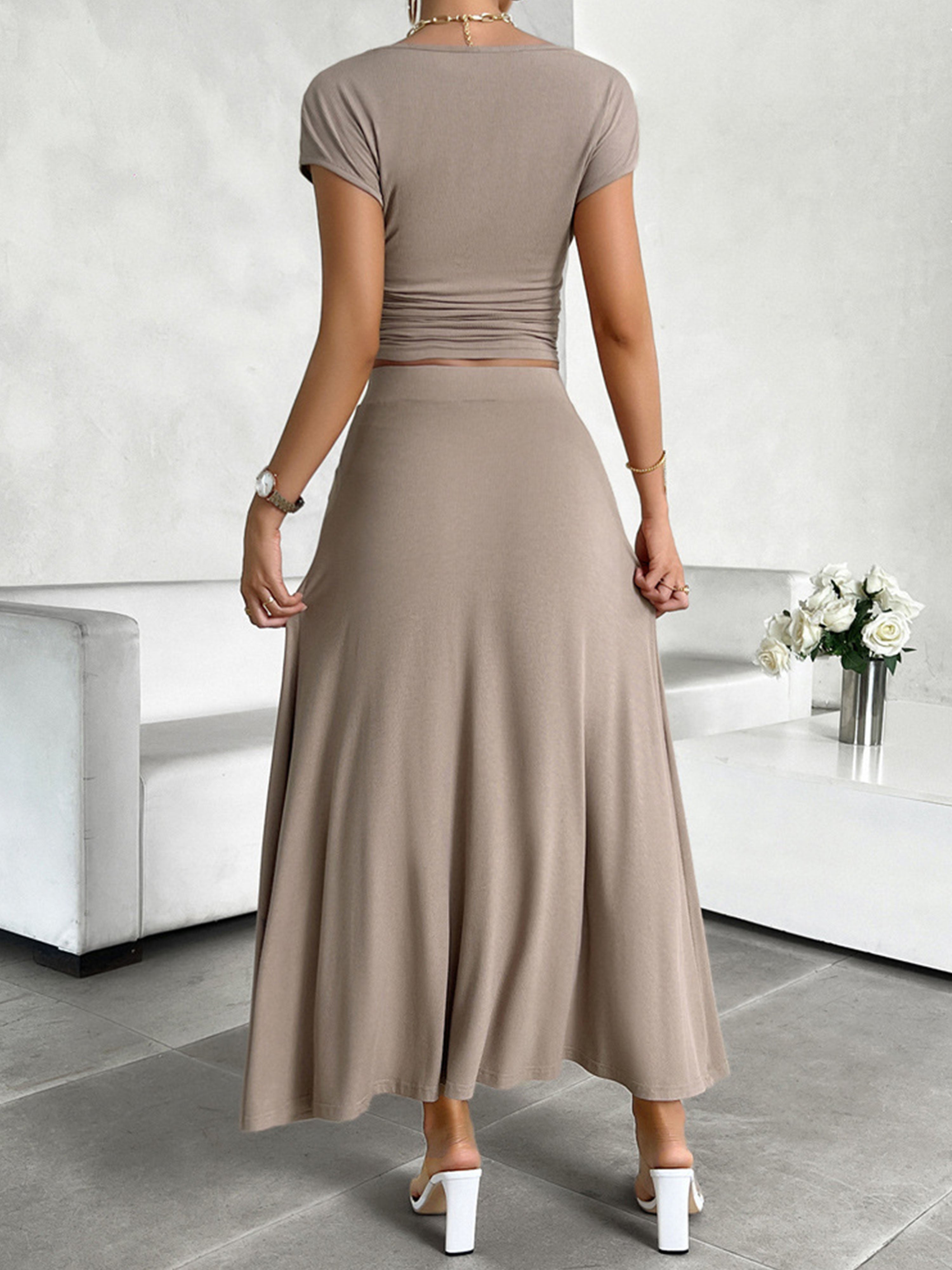 Ensemble Élégant Invité Mariage Taupe 2 Pièces Robe Fourreau à Manches Courtes