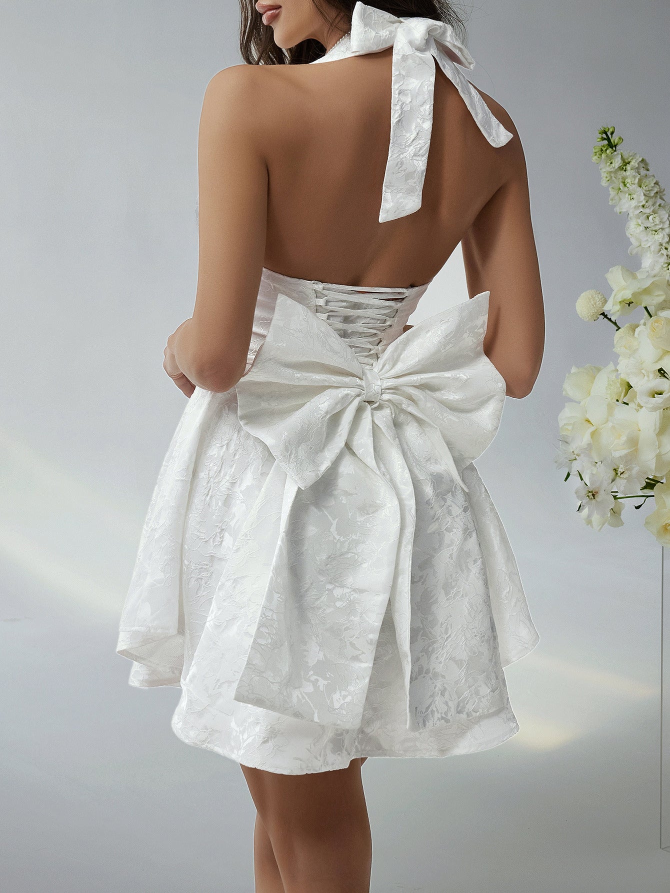 Robe Invitée Mariage Blanche Imprimée Mini Décolleté en U à Nœud et Dos Nudé