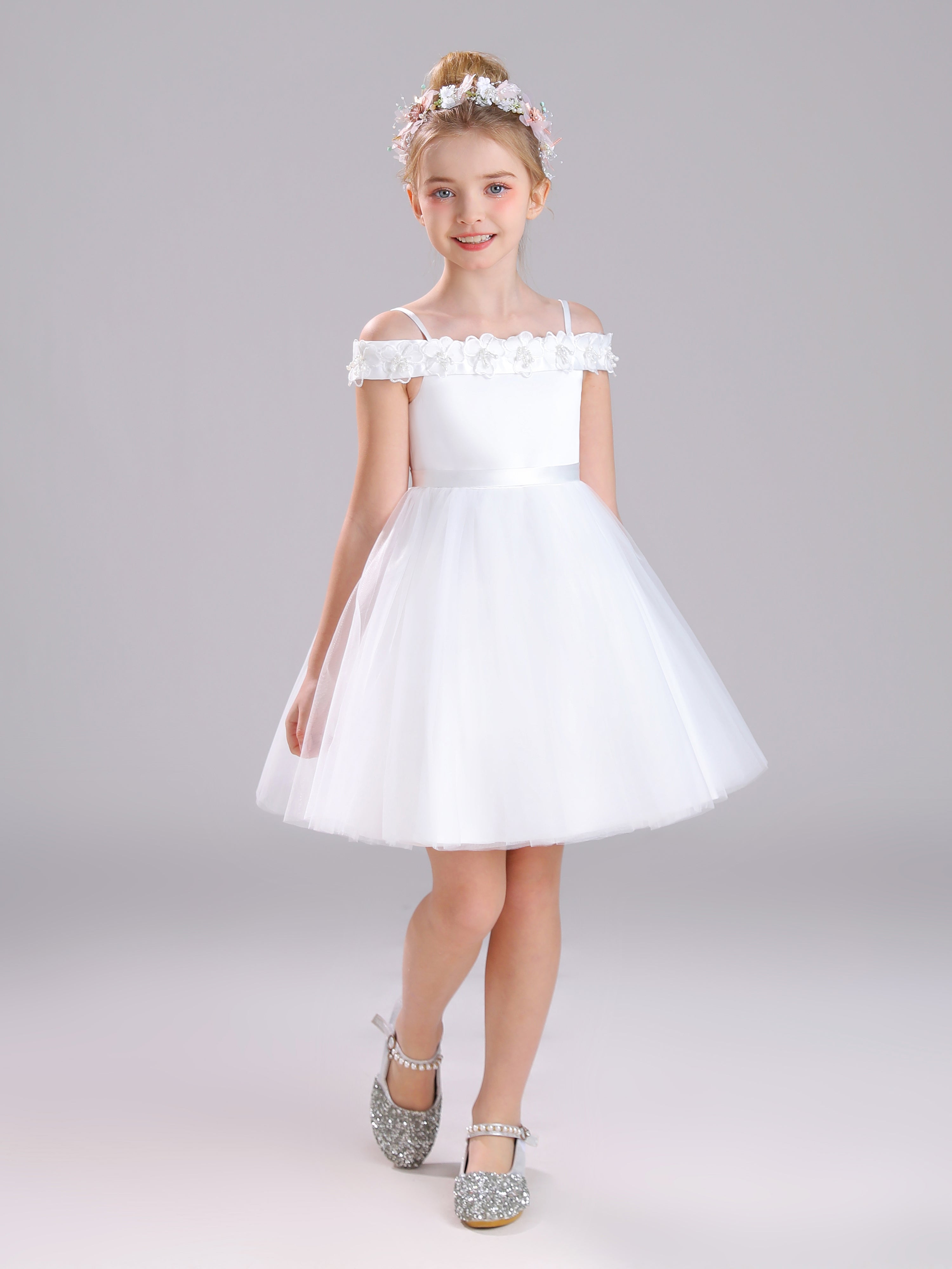 Accueil Froid Satin et Tulle Courte Robe Fille avec Appliques Florales