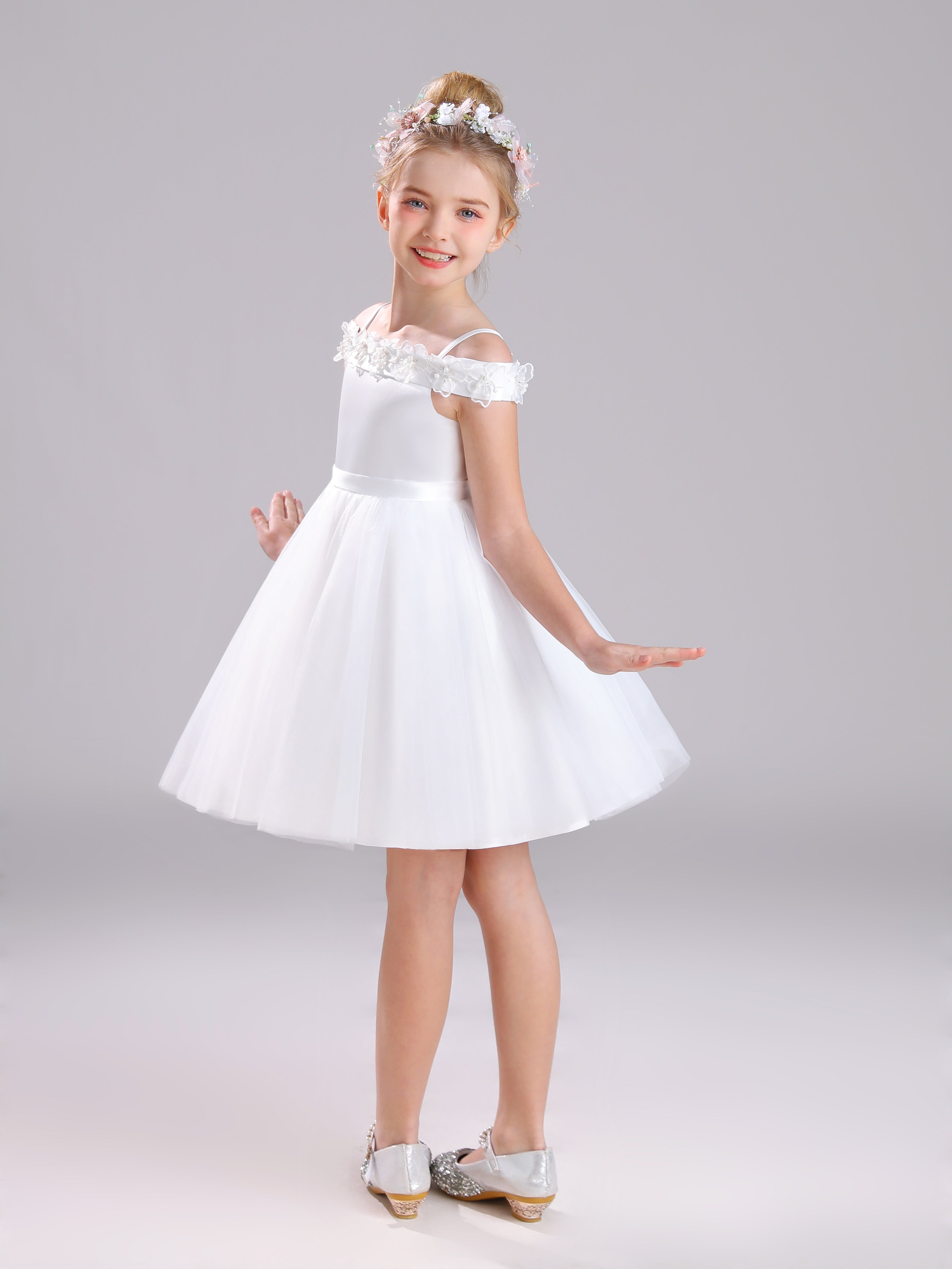 Accueil Froid Satin et Tulle Courte Robe Fille avec Appliques Florales