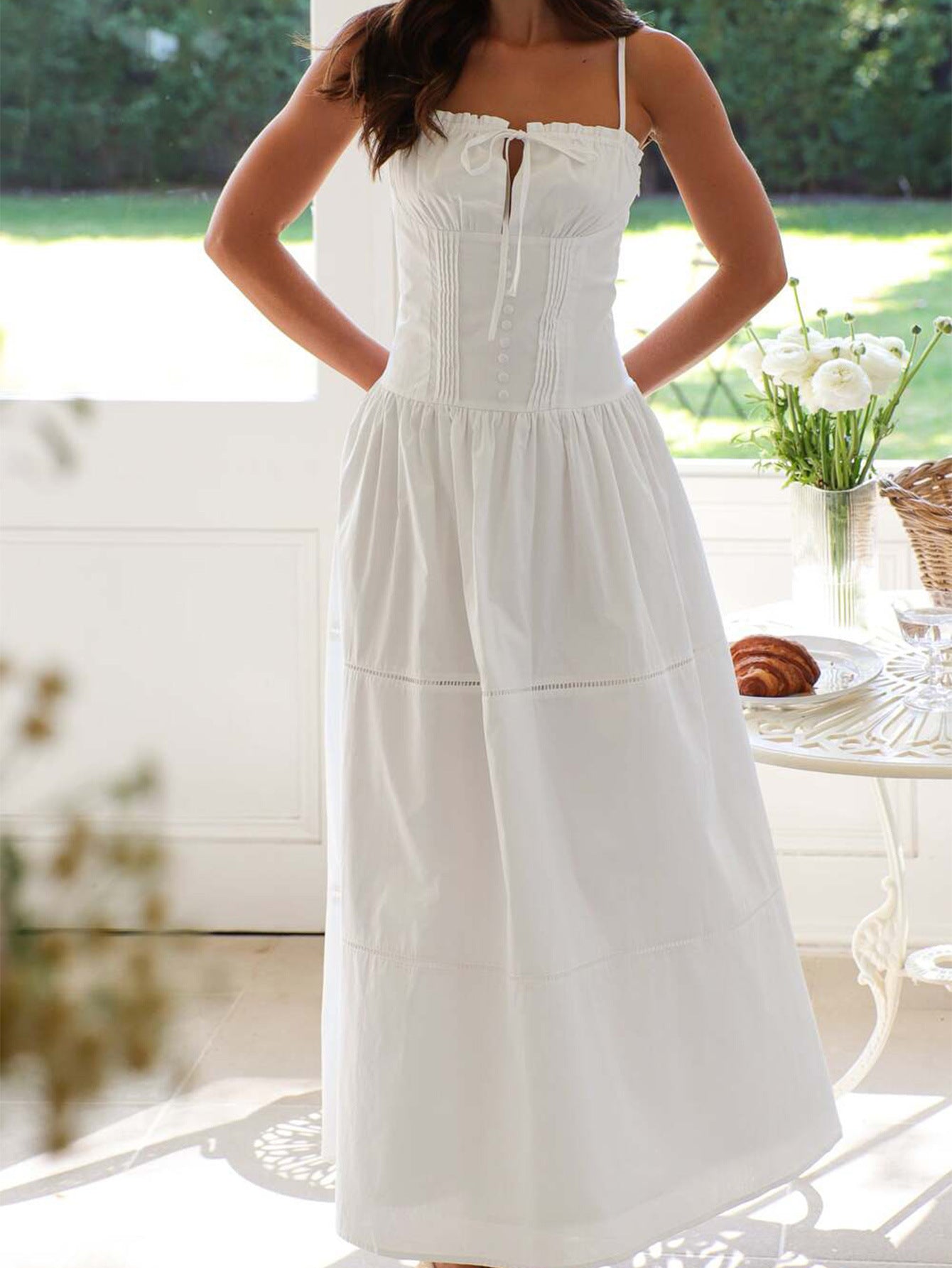 Robe Invitée Mariage BLANC Encolure Carrée à Bretelles Fines